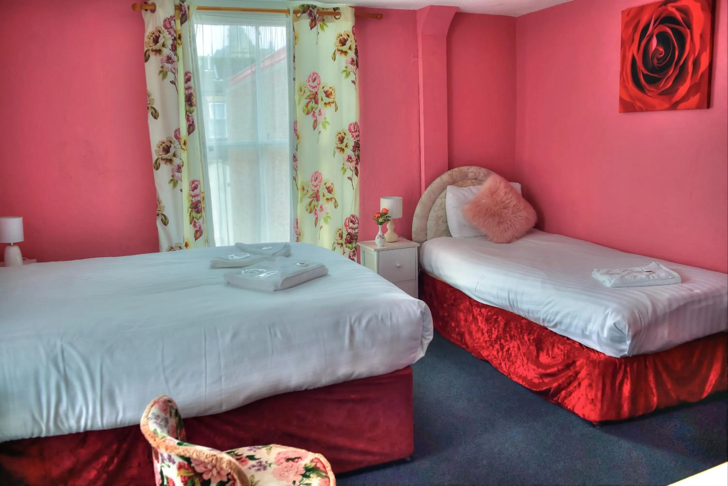 Bedroom, Bed in Villa Rose