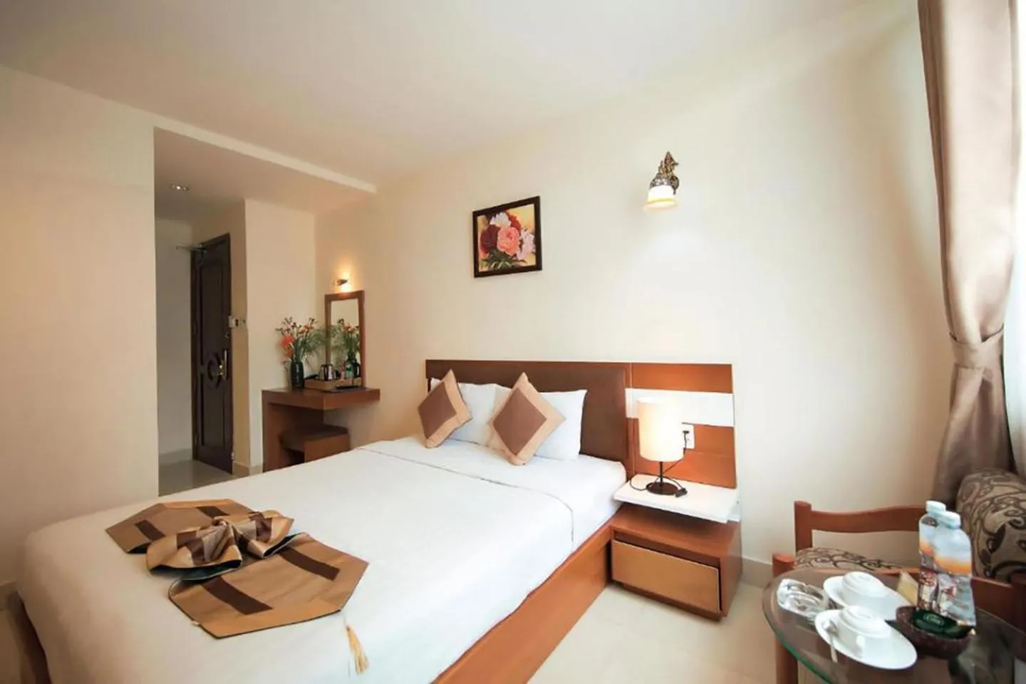 Bed in Valentine Luxury hotel - 31 Bui Vien Street