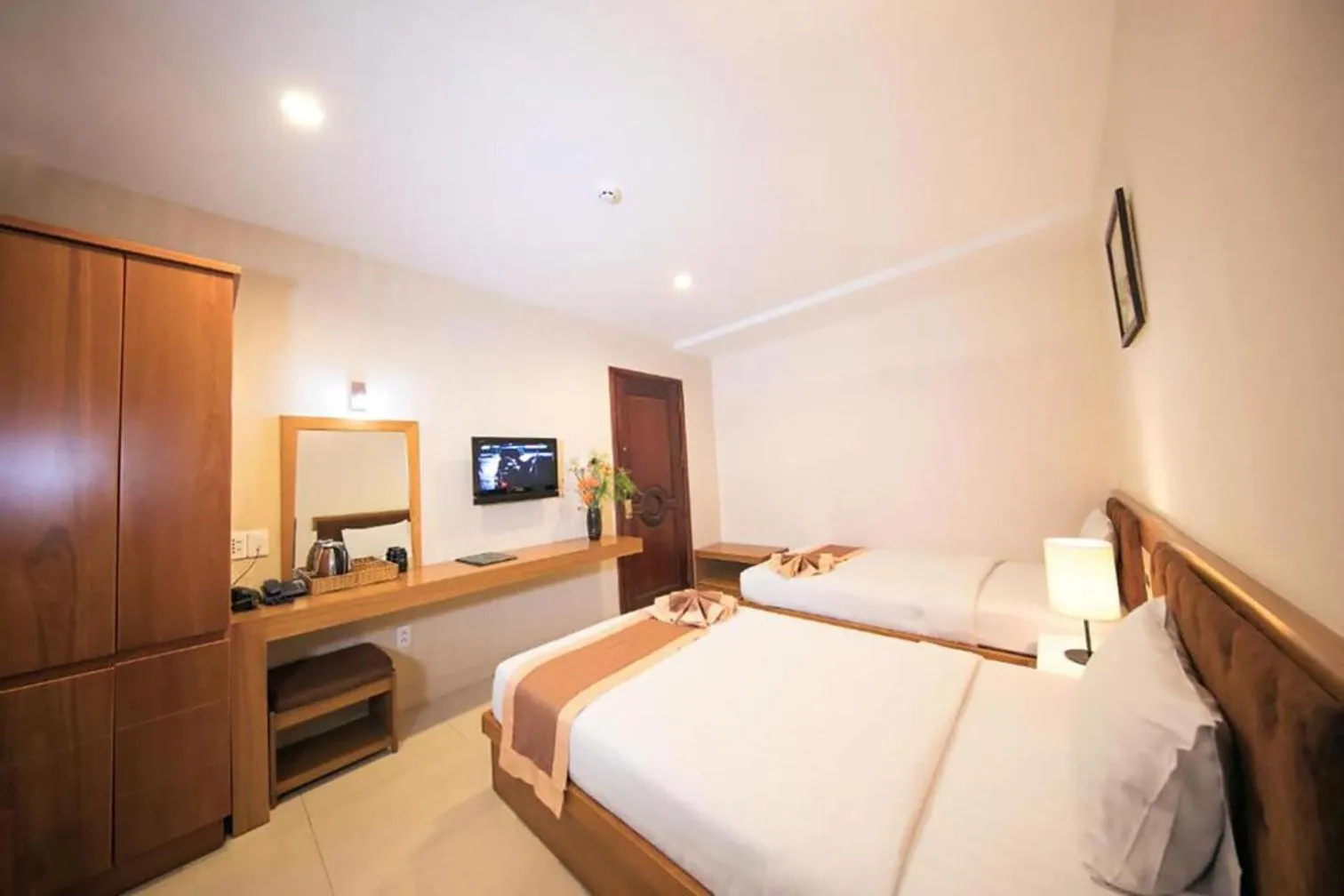 Bed in Valentine Luxury hotel - 31 Bui Vien Street