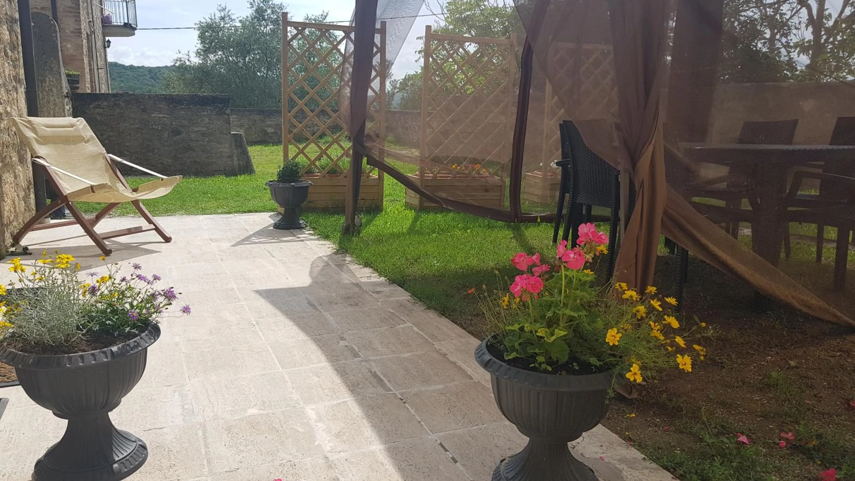 Patio in San Paterno B&B