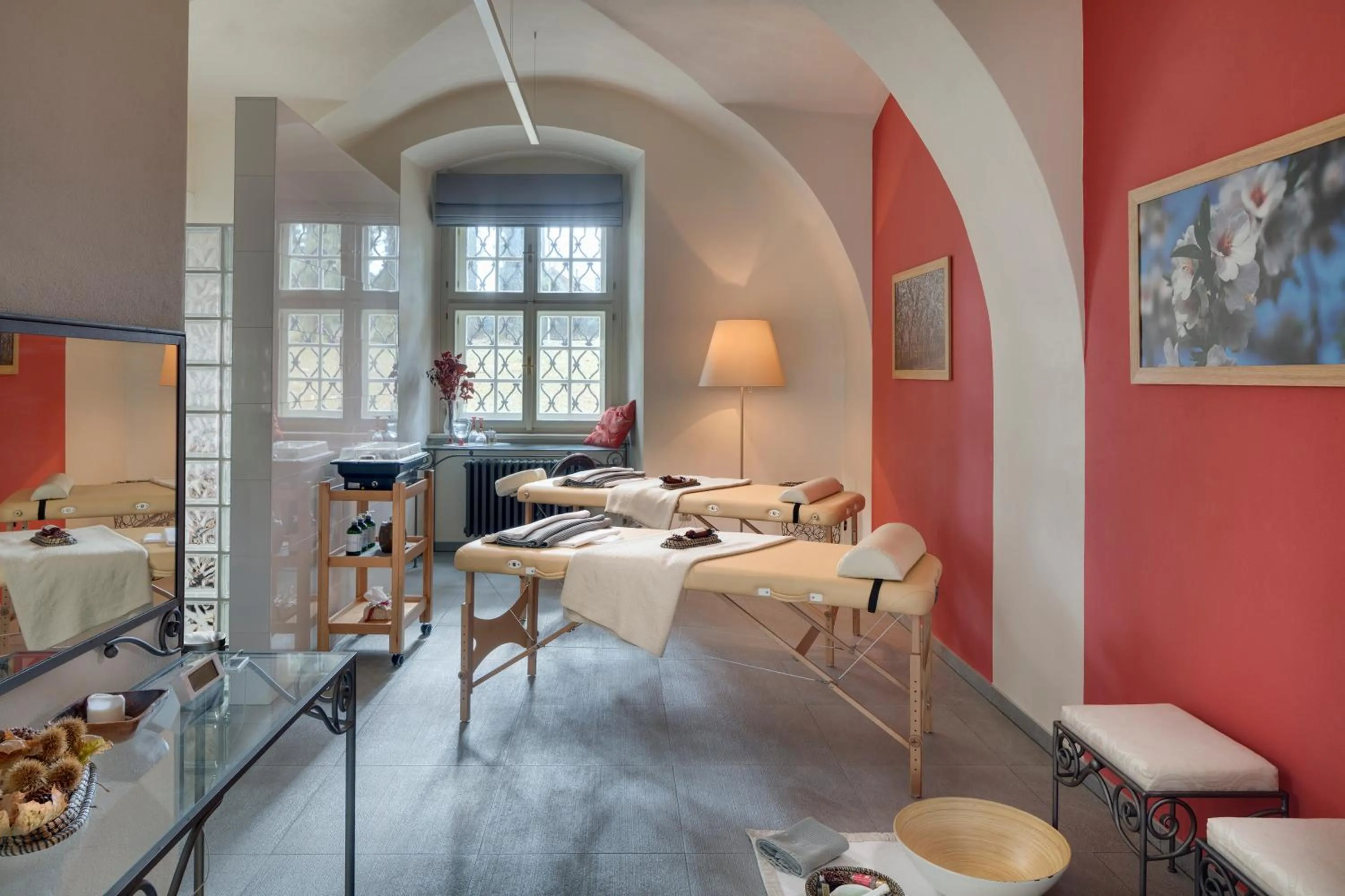 Massage, Bed in Chateau Herálec Boutique Hotel & Spa by L'Occitane