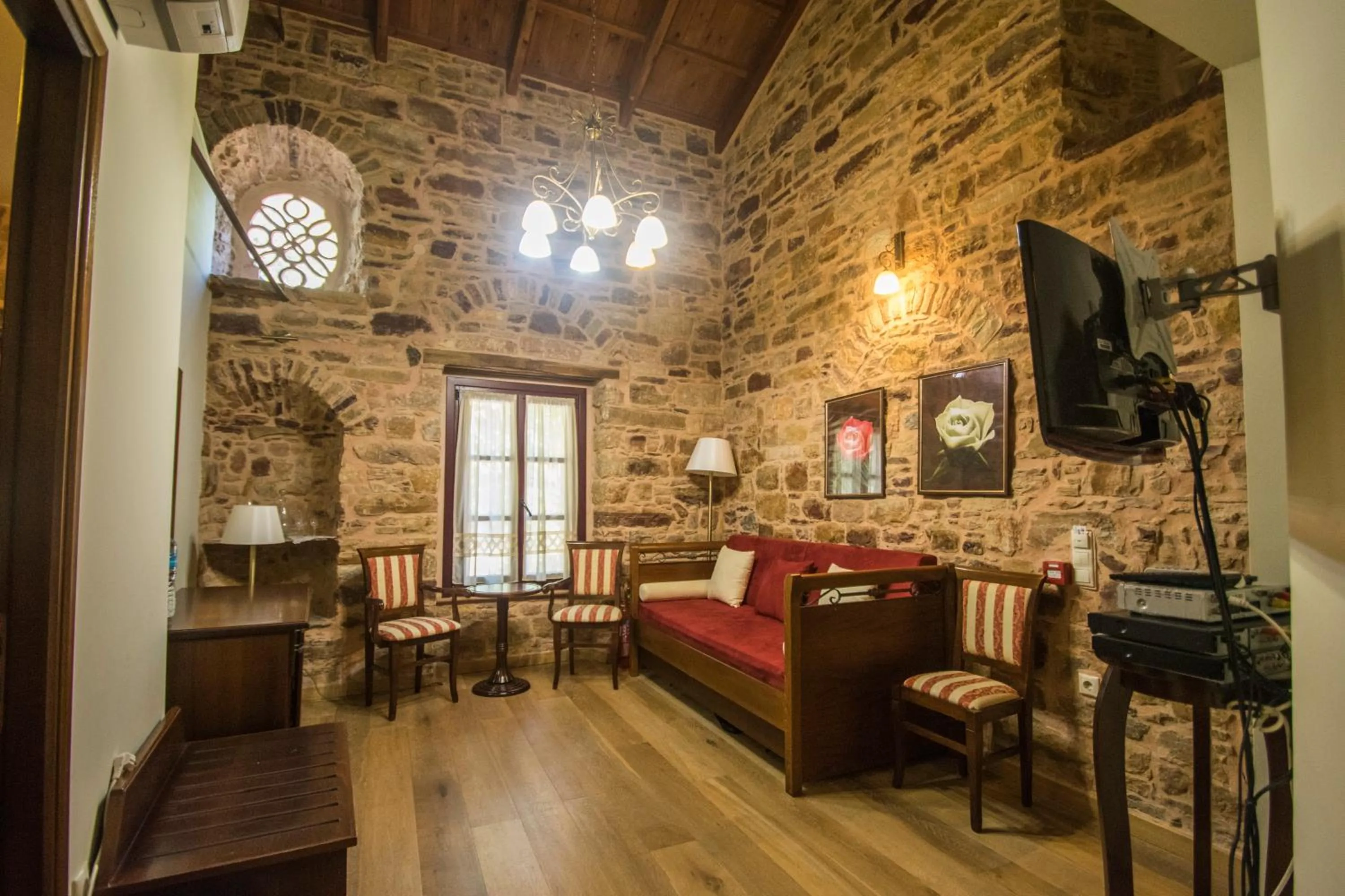 Living room, Bed in Archontiko Riziko