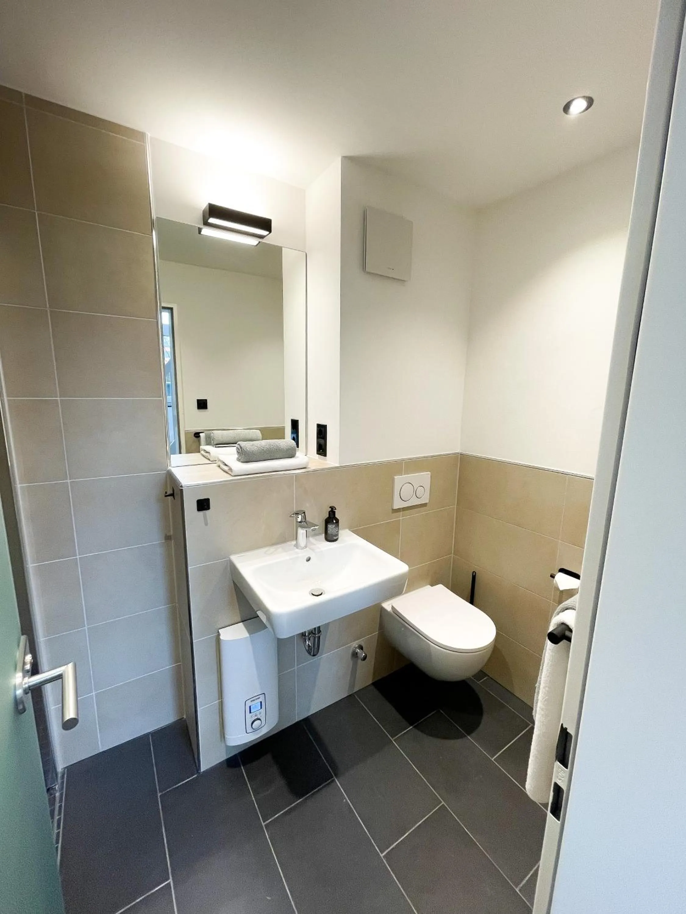 Bathroom in HOLI City Apart Hotel Berlin