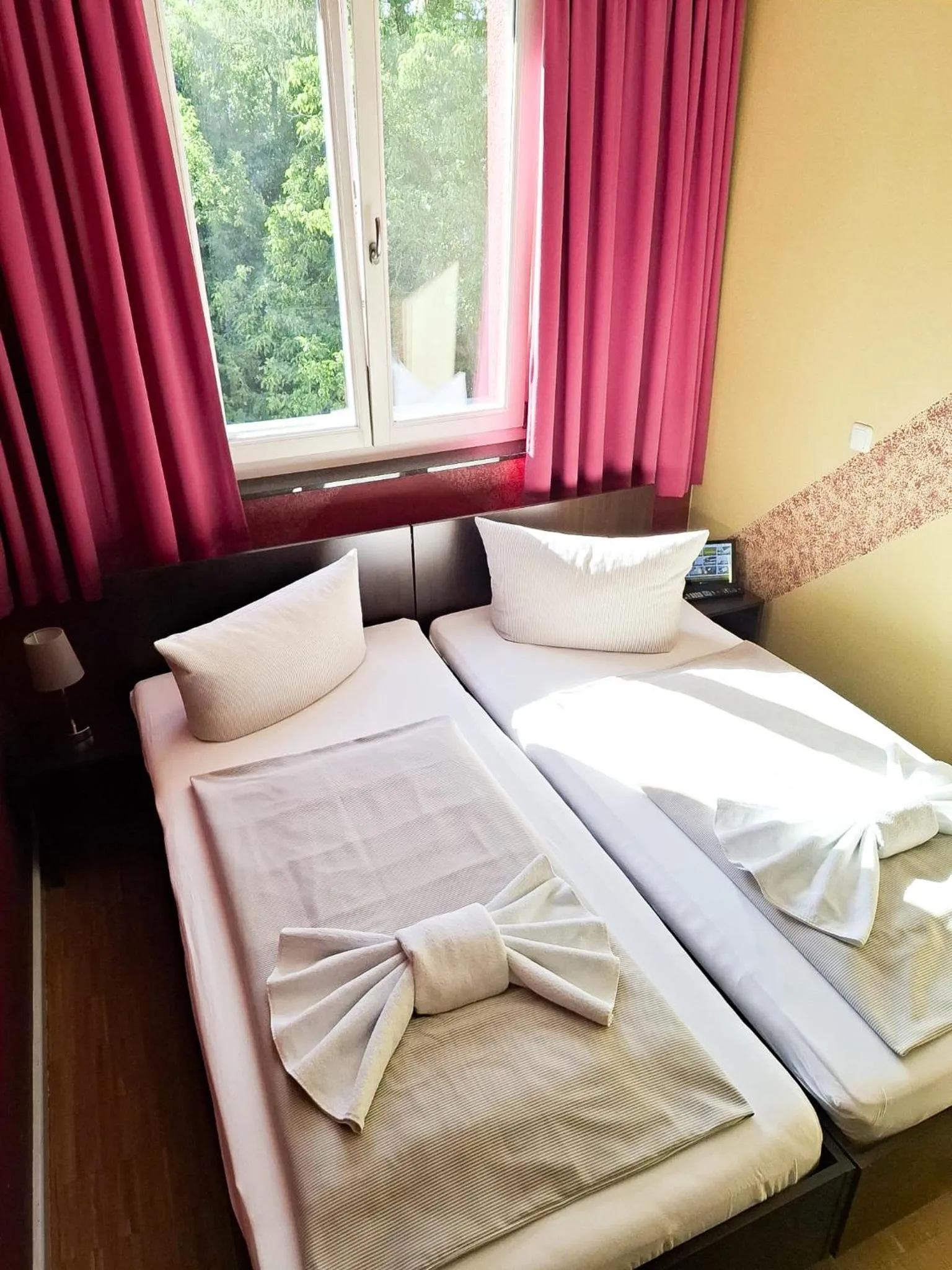 Bed in HOLI City Apart Hotel Berlin