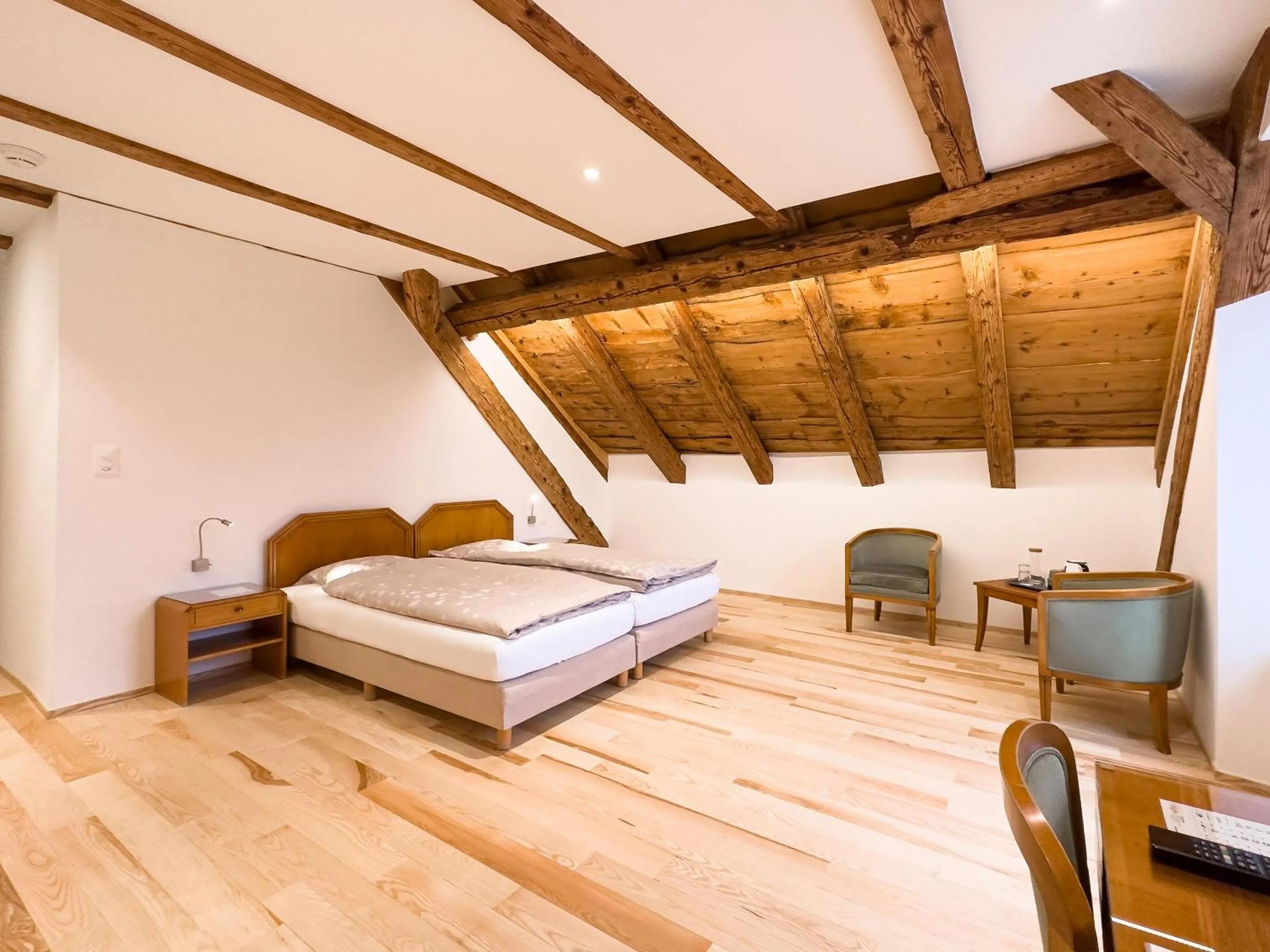 Bedroom, Bed in Hôtel de l'Aigle