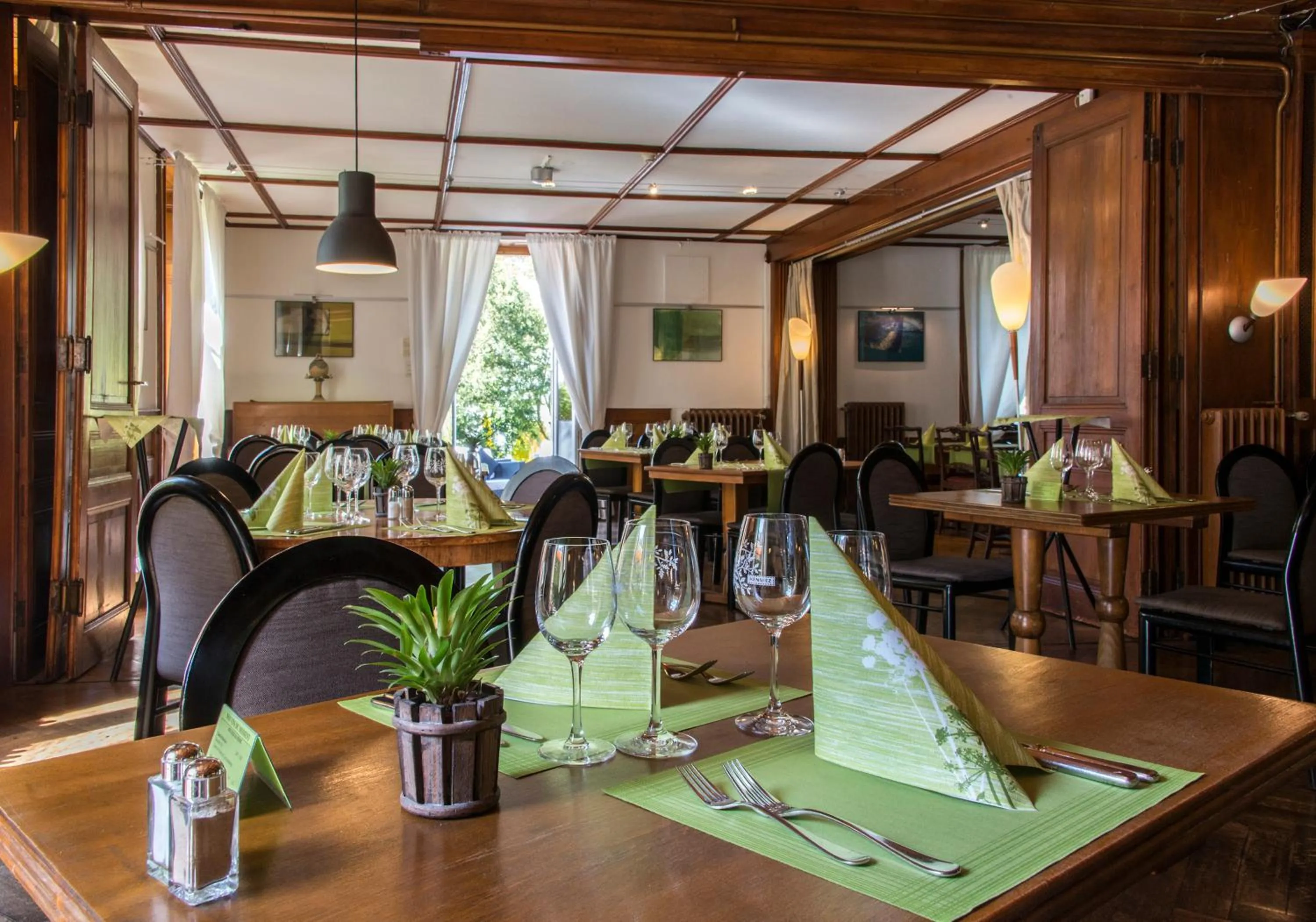 Restaurant/places to eat in Hôtel de l'Aigle