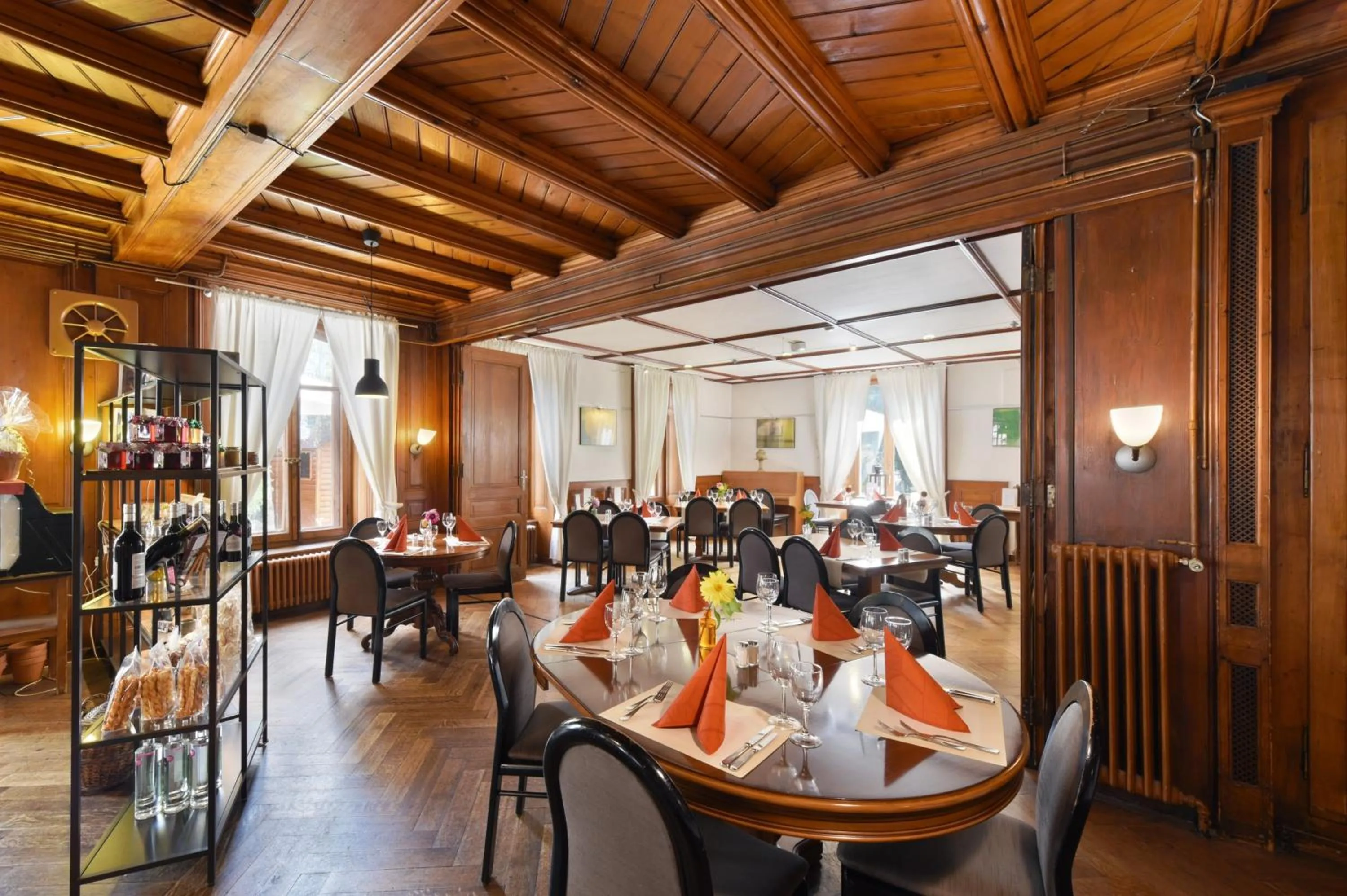 Restaurant/places to eat in Hôtel de l'Aigle