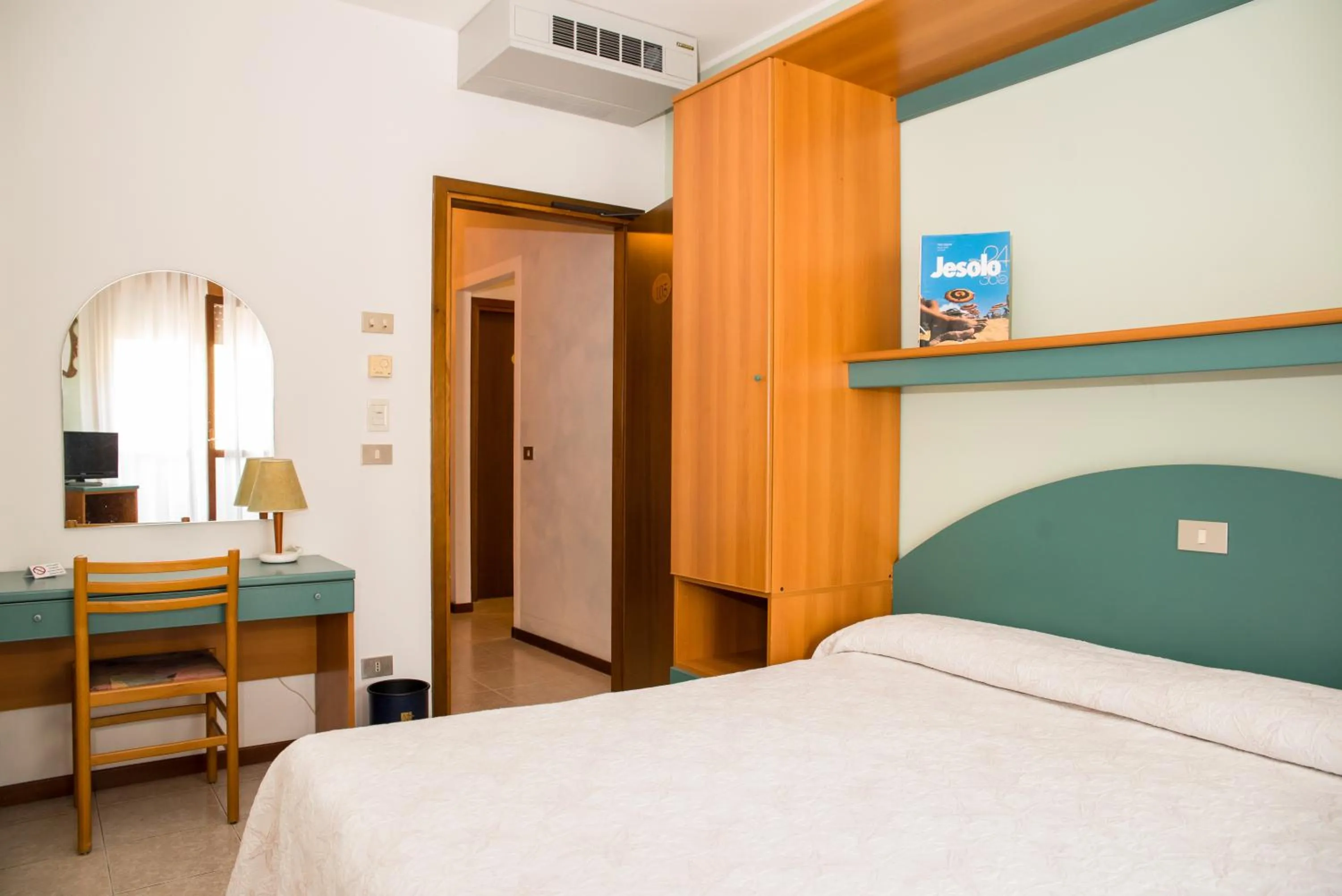 Bedroom, Bed in Albergo Ridente