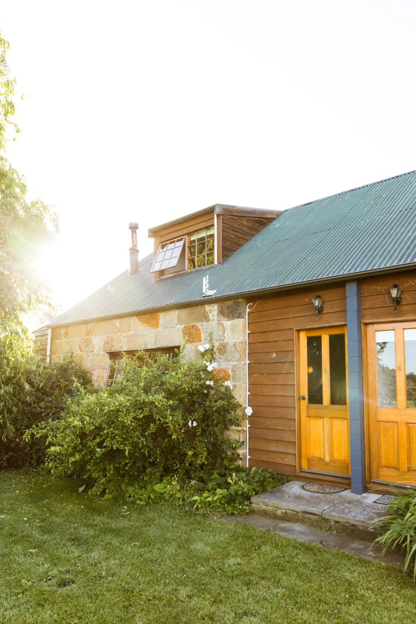 Property building in Daisy Bank Cottages