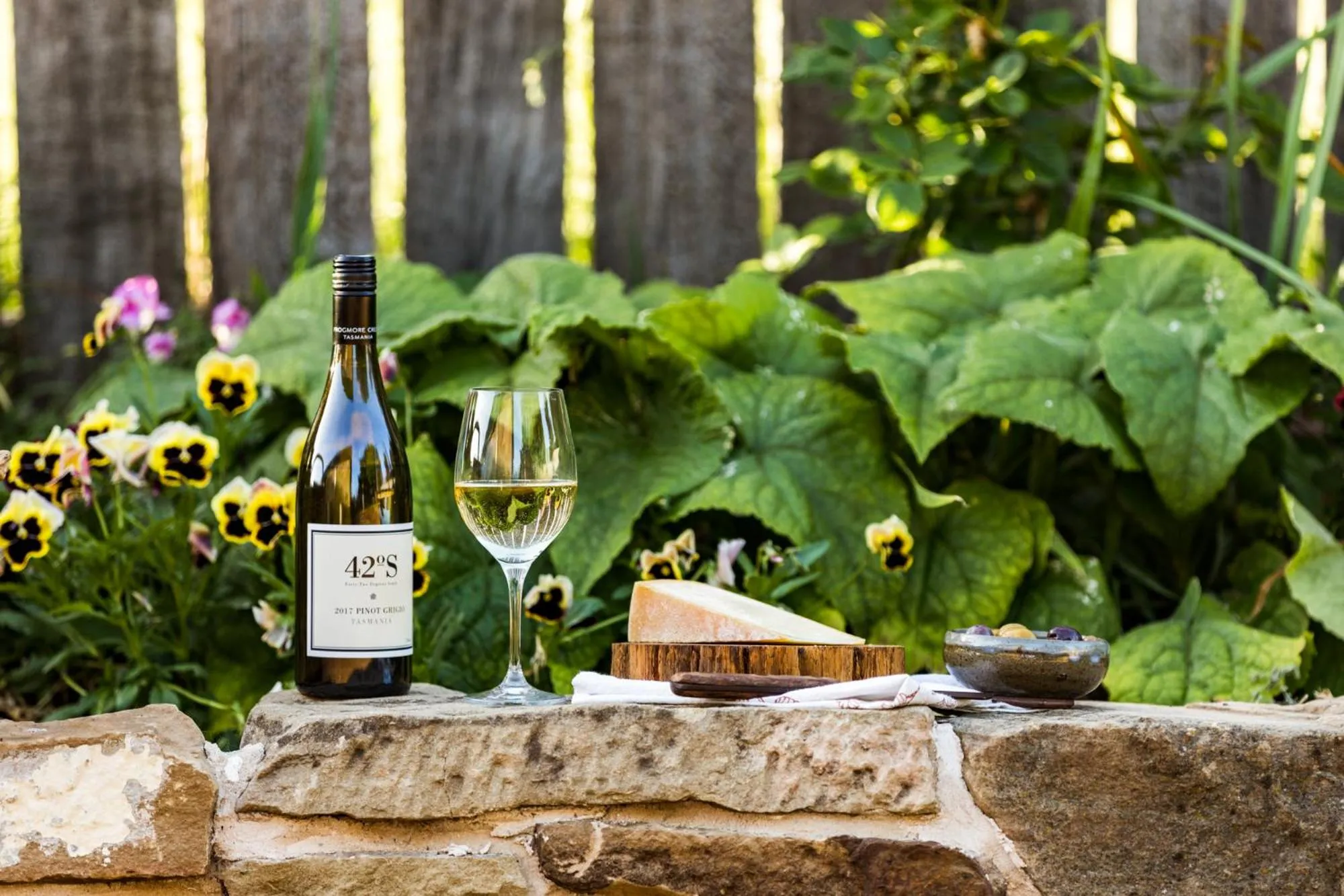 Garden in Daisy Bank Cottages