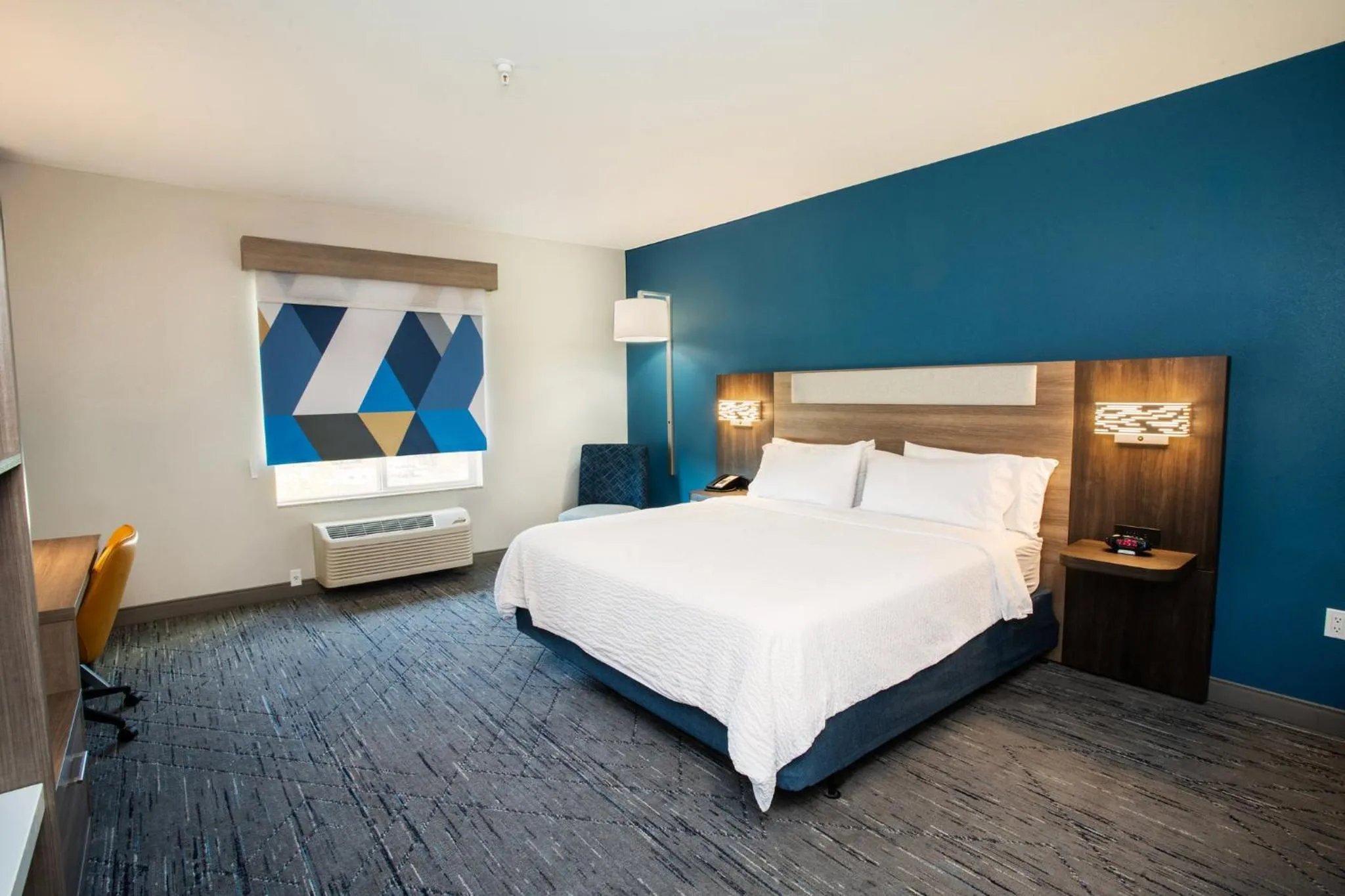 Photo of the whole room, Bed in Holiday Inn Express Las Cruces North by IHG