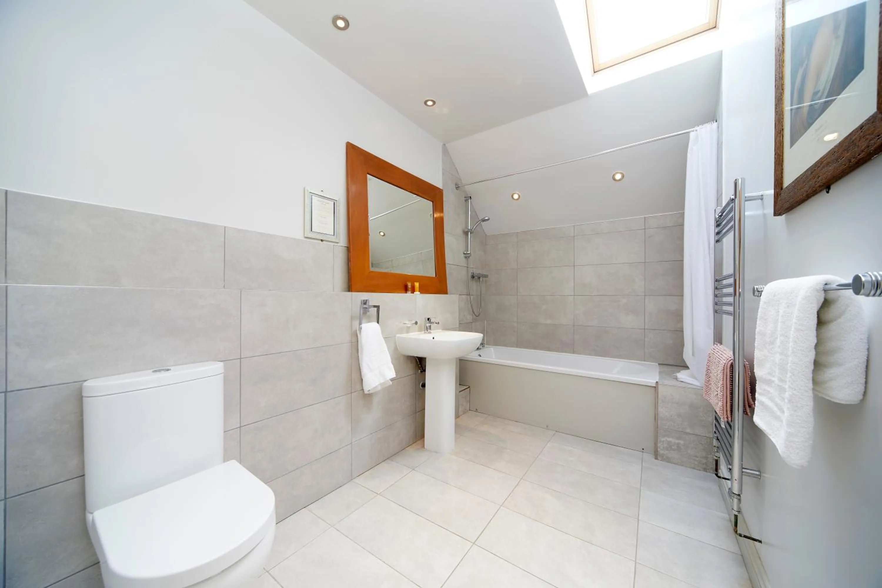 Shower in Lazaat Hotel