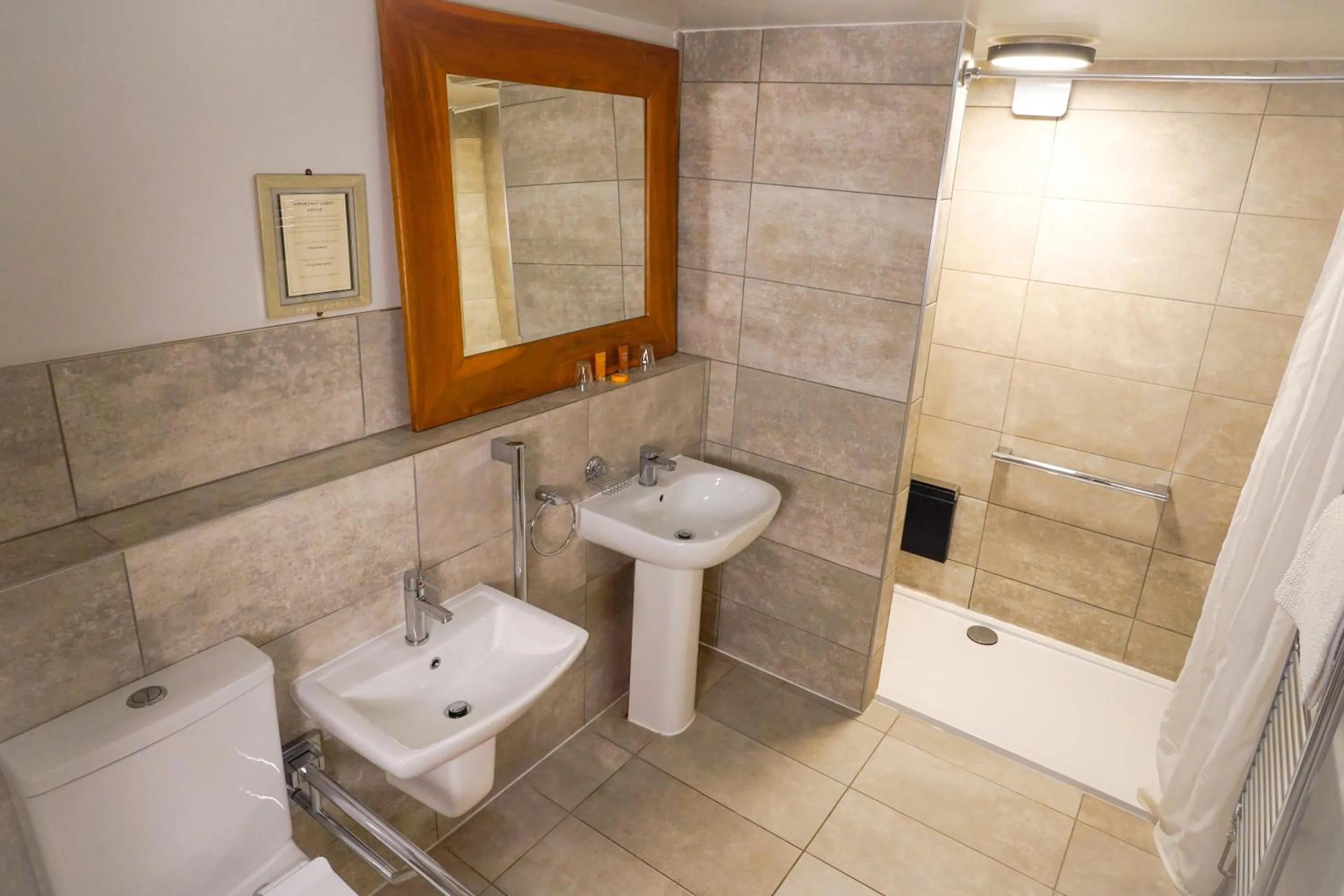 Shower in Lazaat Hotel