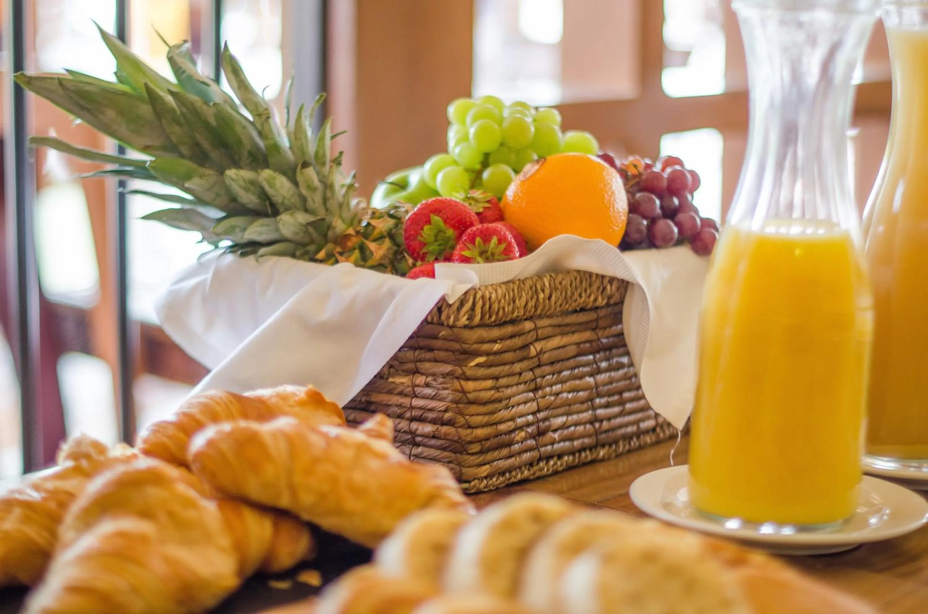 Food and drinks in Lazaat Hotel