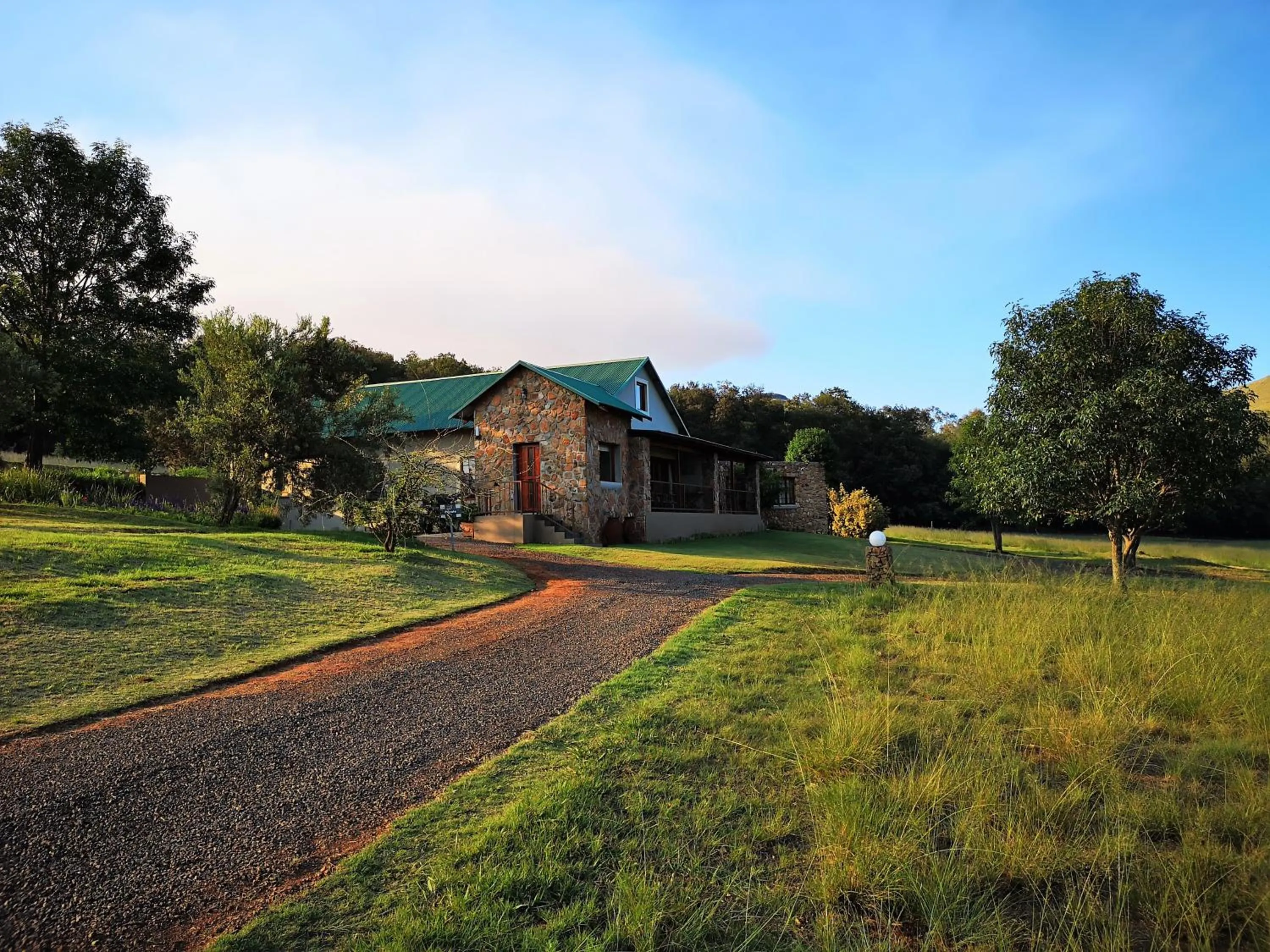 Property building in Stonecutters Lodge