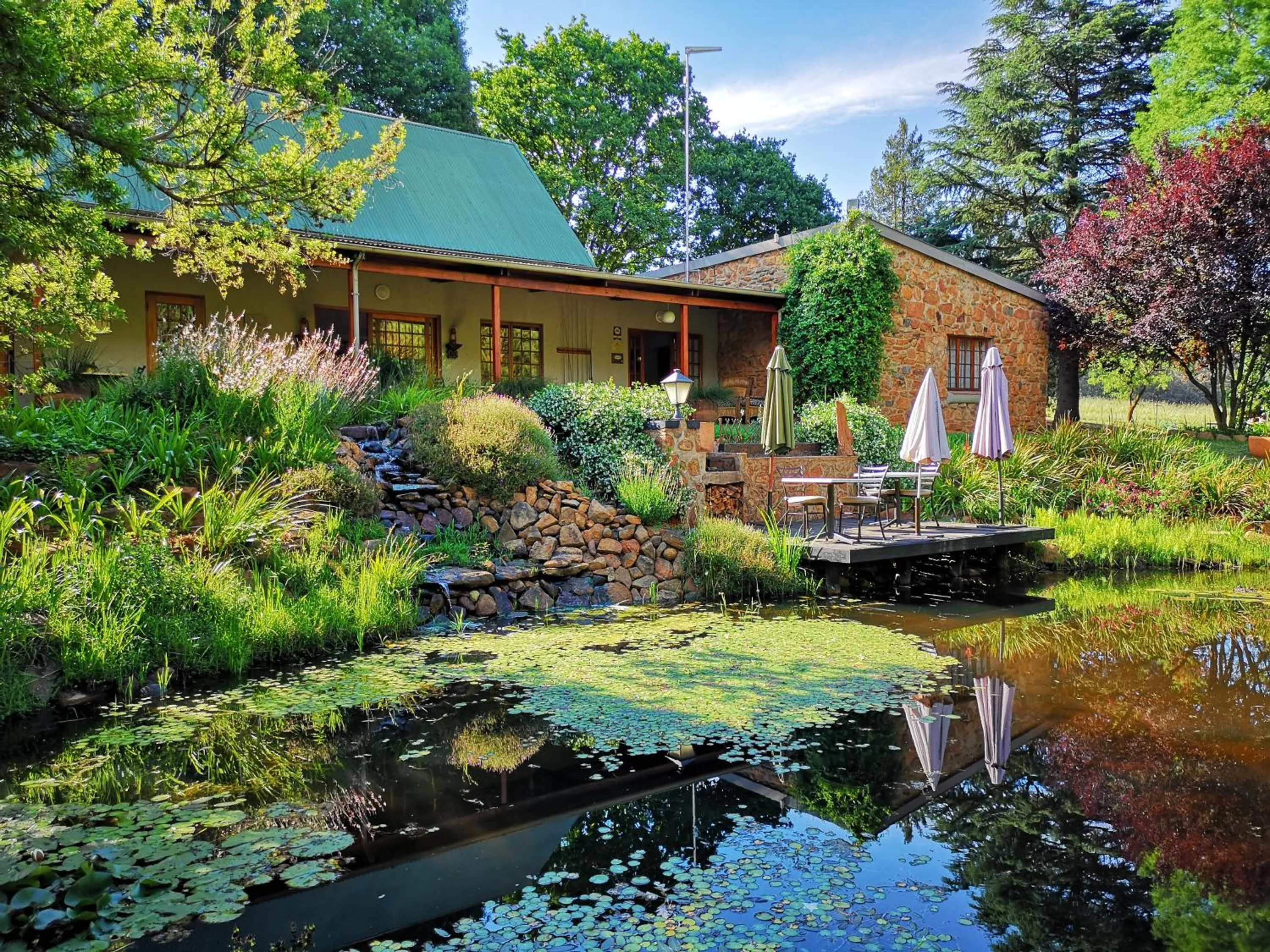 Property building in Stonecutters Lodge