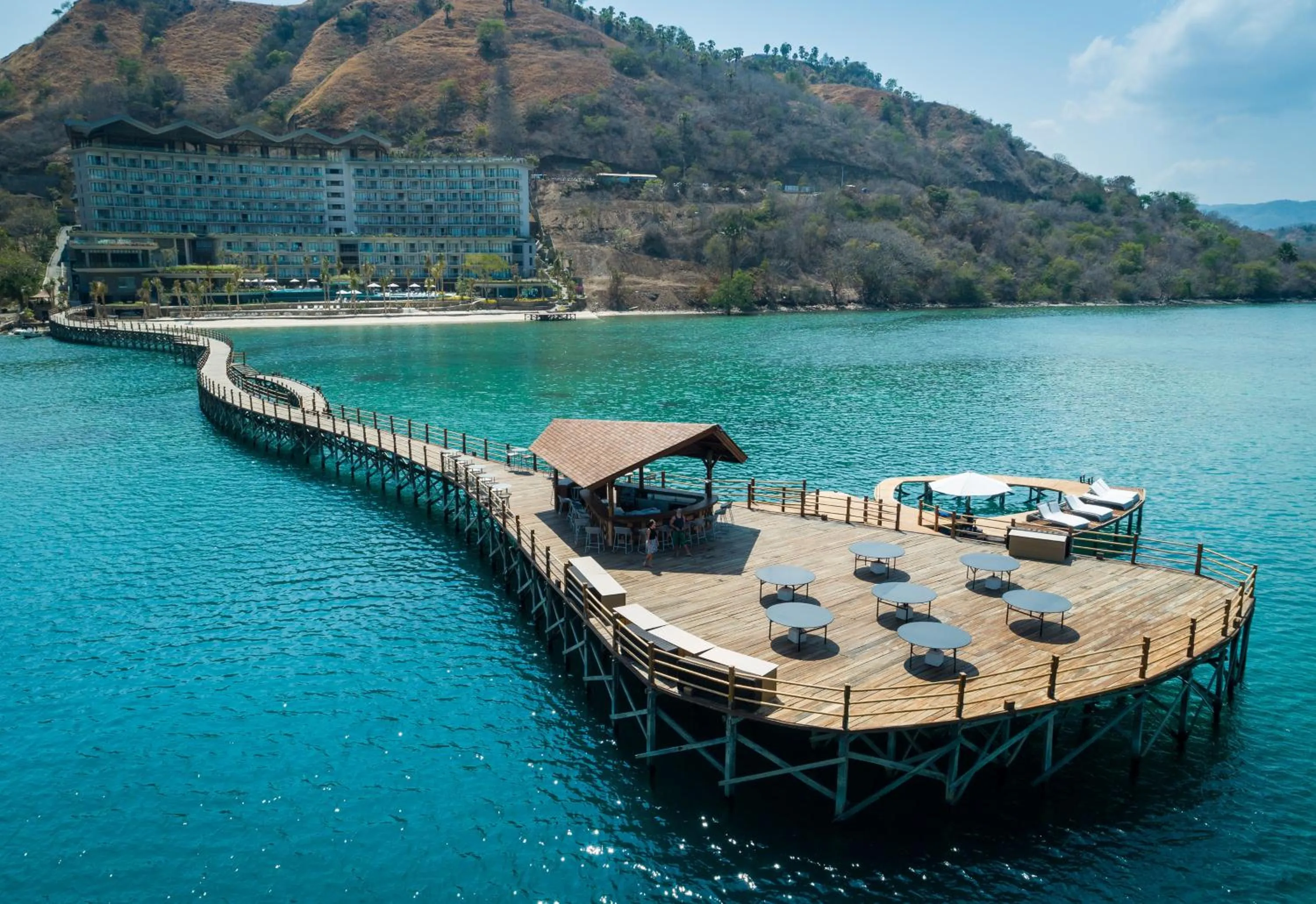 Lounge or bar in AYANA Komodo Waecicu Beach