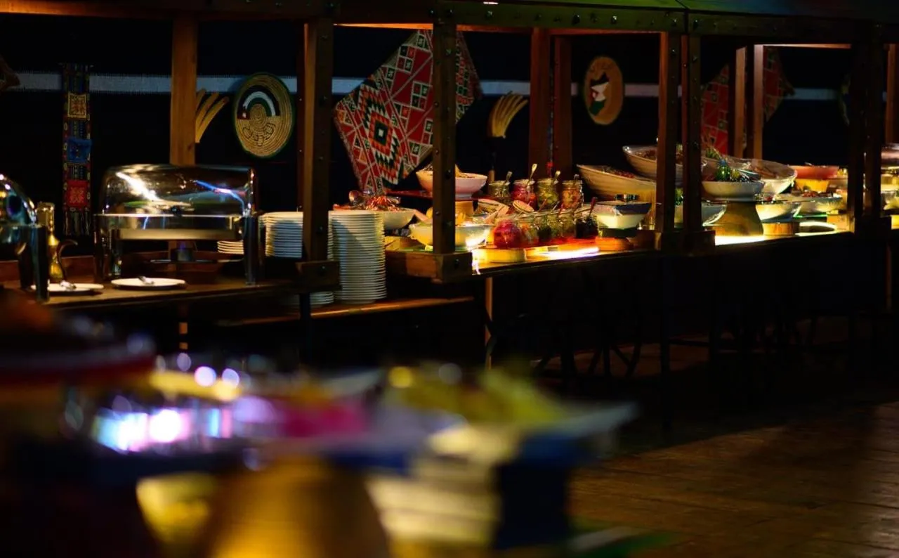 Restaurant/places to eat in Mazayen Rum Camp