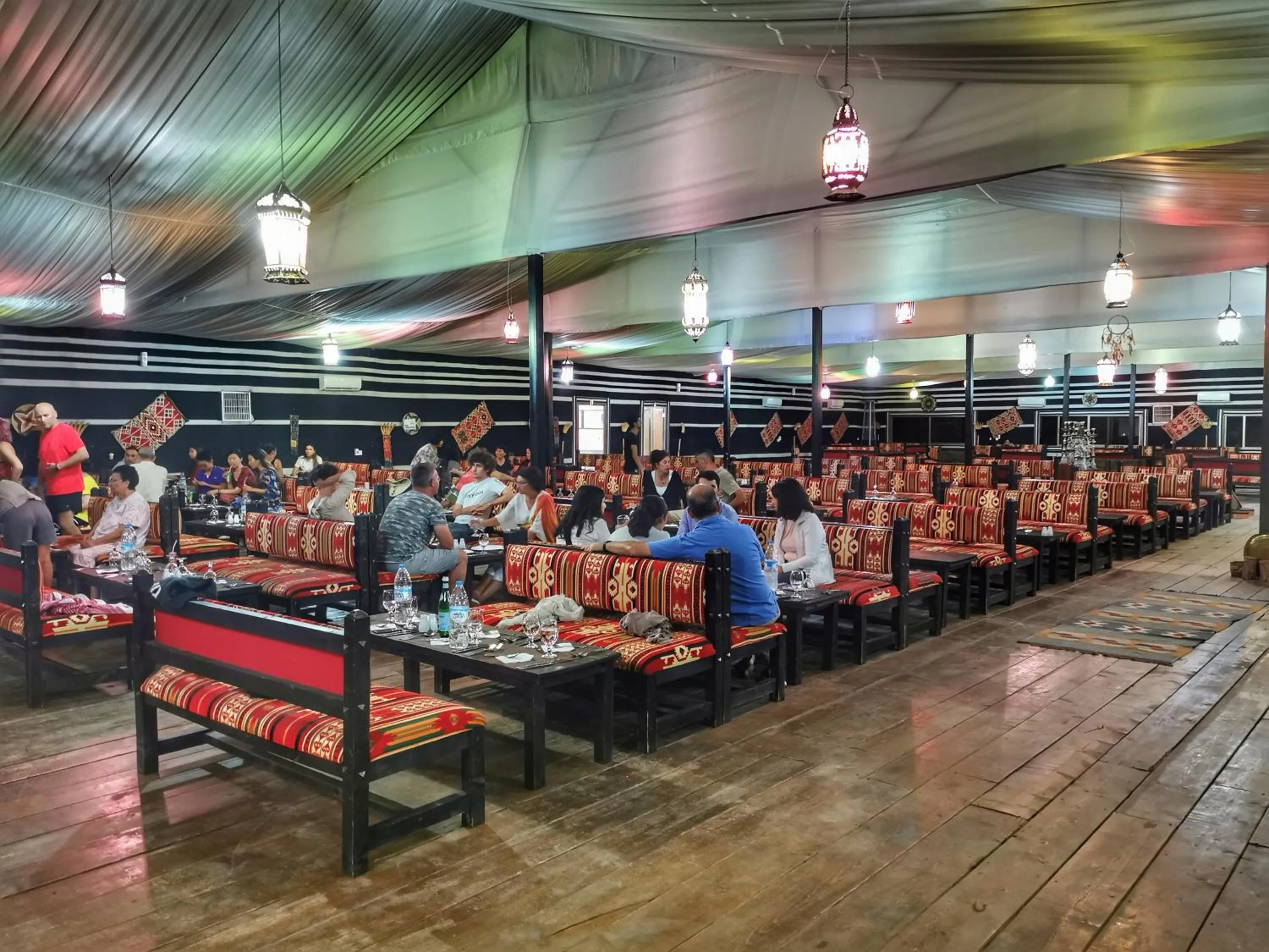 Restaurant/places to eat in Mazayen Rum Camp