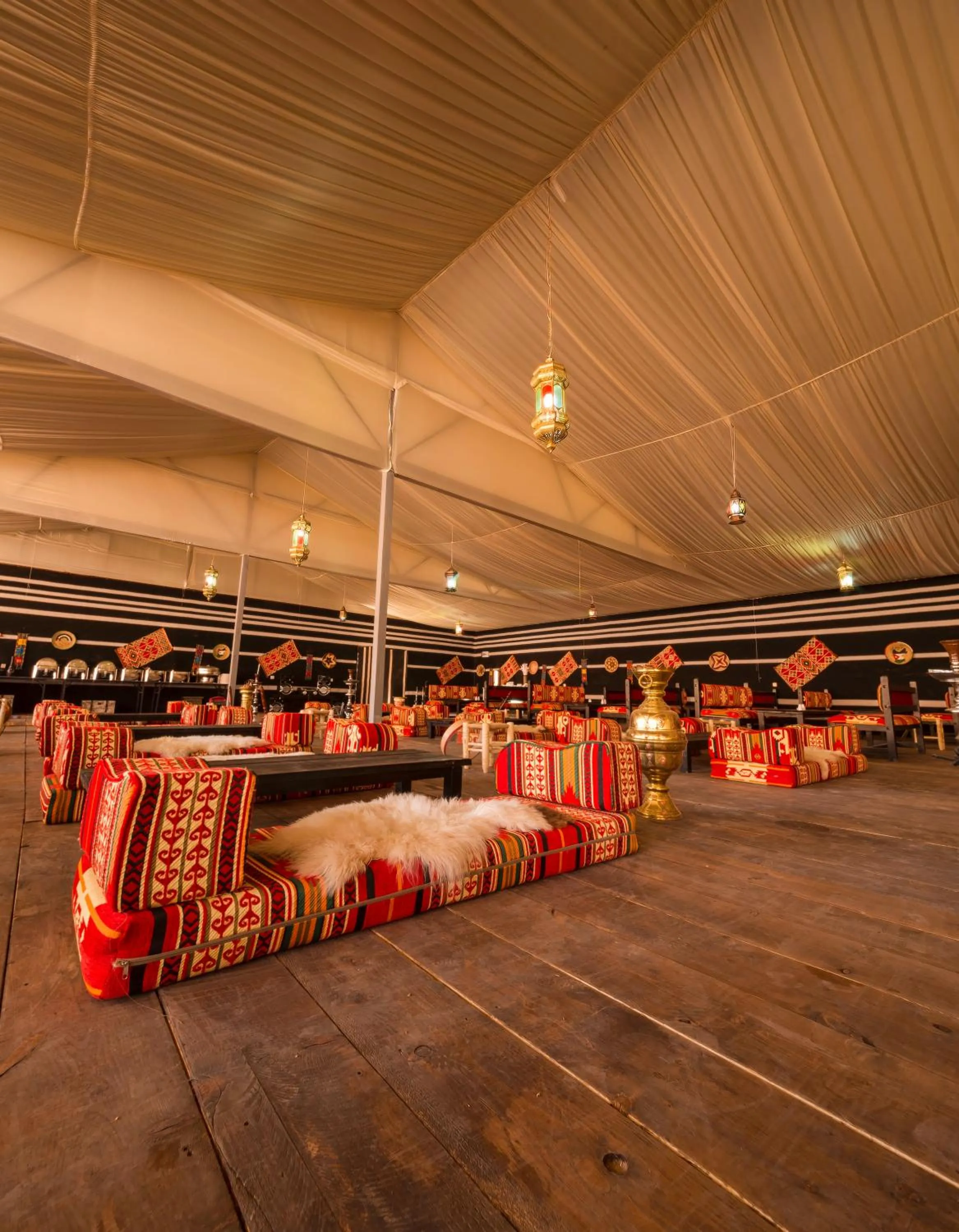 Restaurant/places to eat in Mazayen Rum Camp