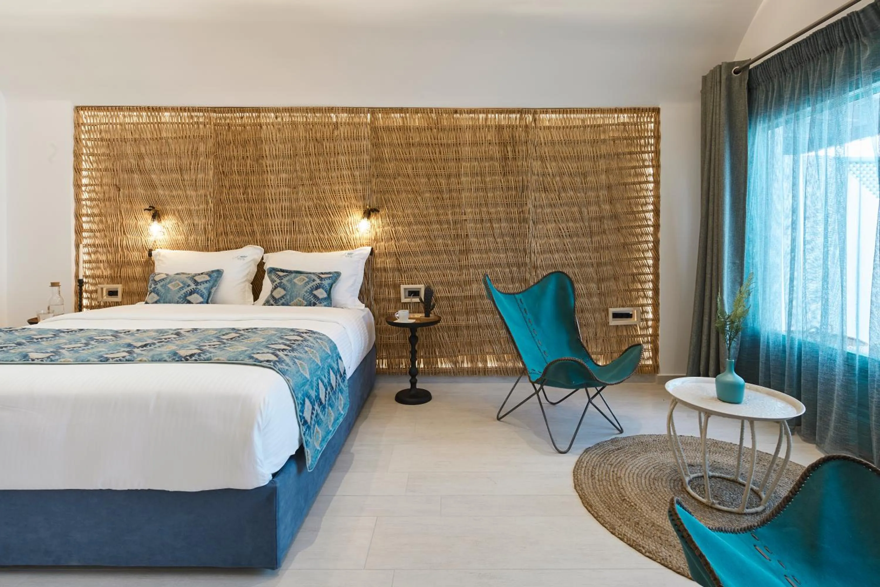 Time of day, Bed in Almyriki Beach Villa