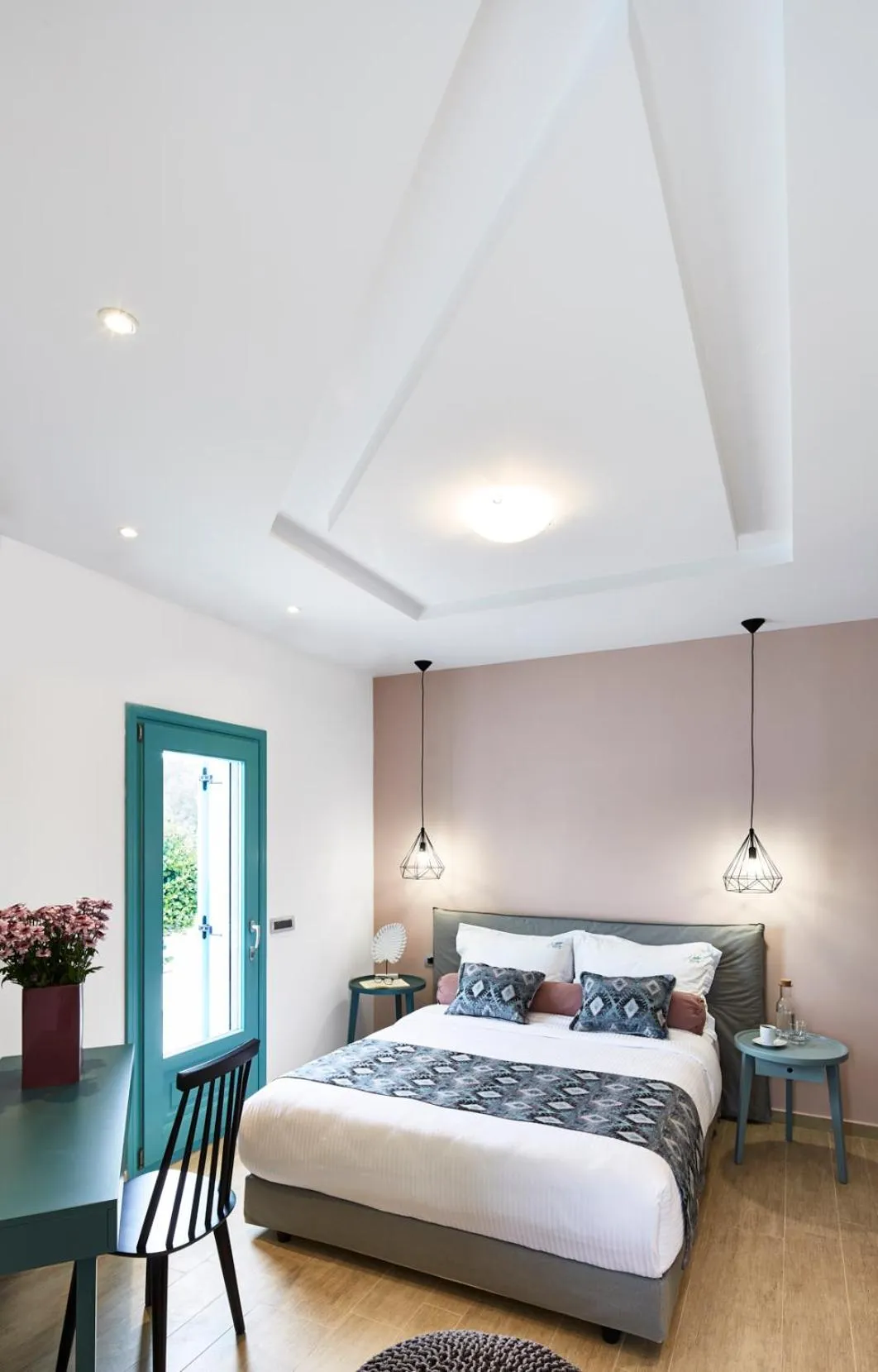 Time of day, Bed in Almyriki Beach Villa