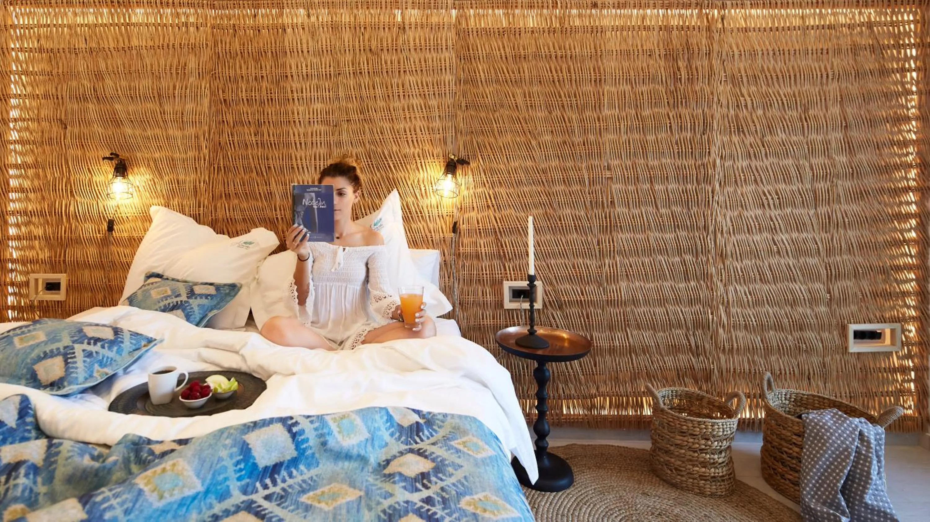 Time of day, Bed in Almyriki Beach Villa