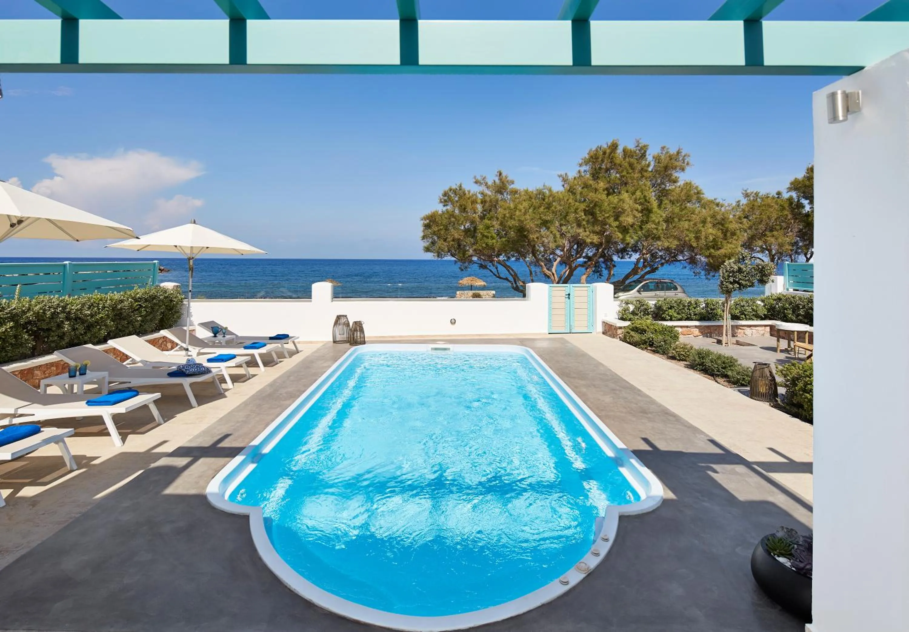 Time of day in Almyriki Beach Villa