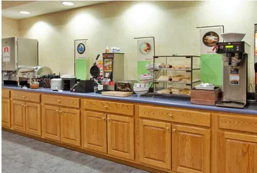 Restaurant/places to eat in Country Inn & Suites by Radisson, Somerset, KY