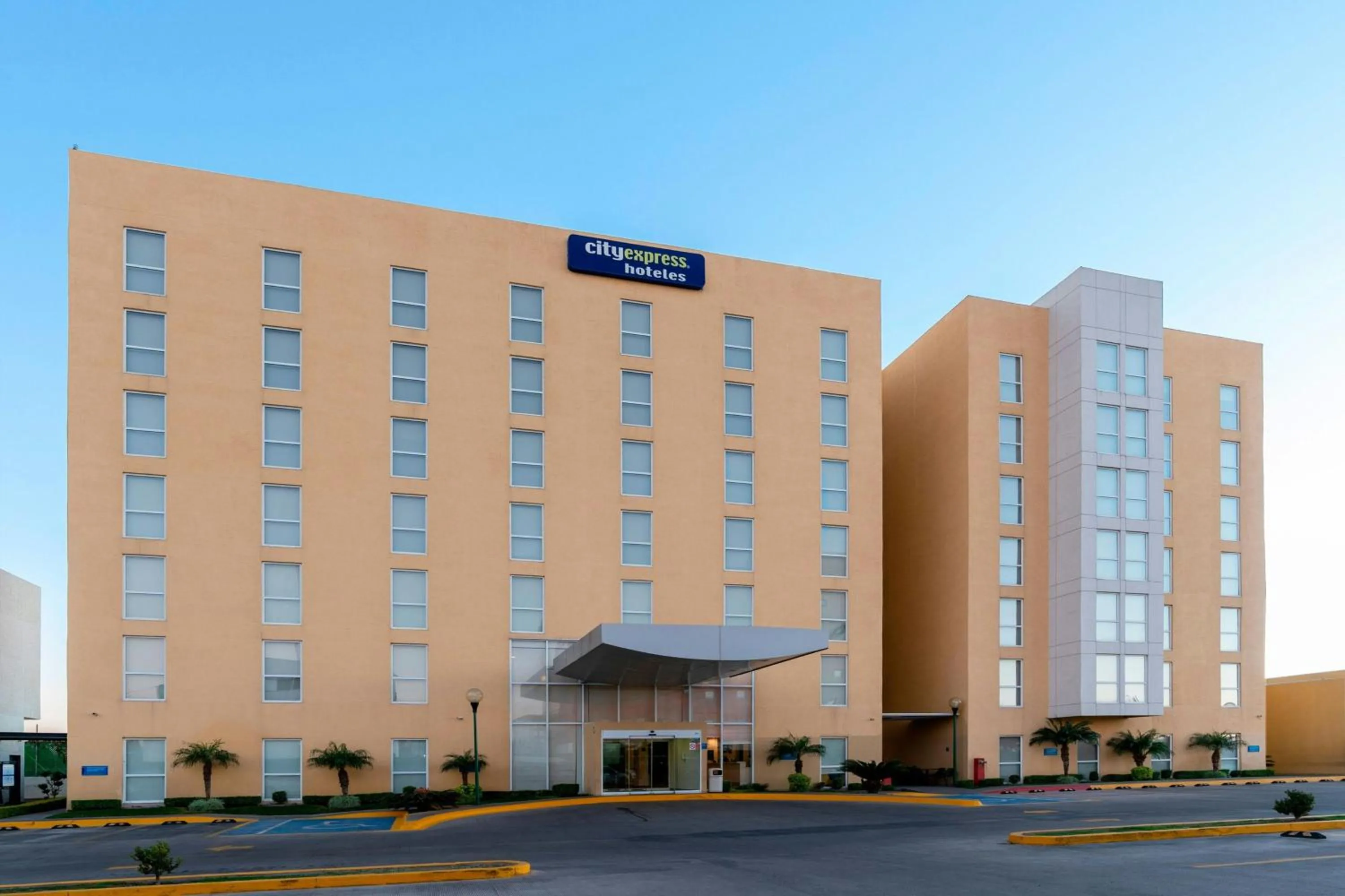 Property building in City Express by Marriott Aguascalientes Sur