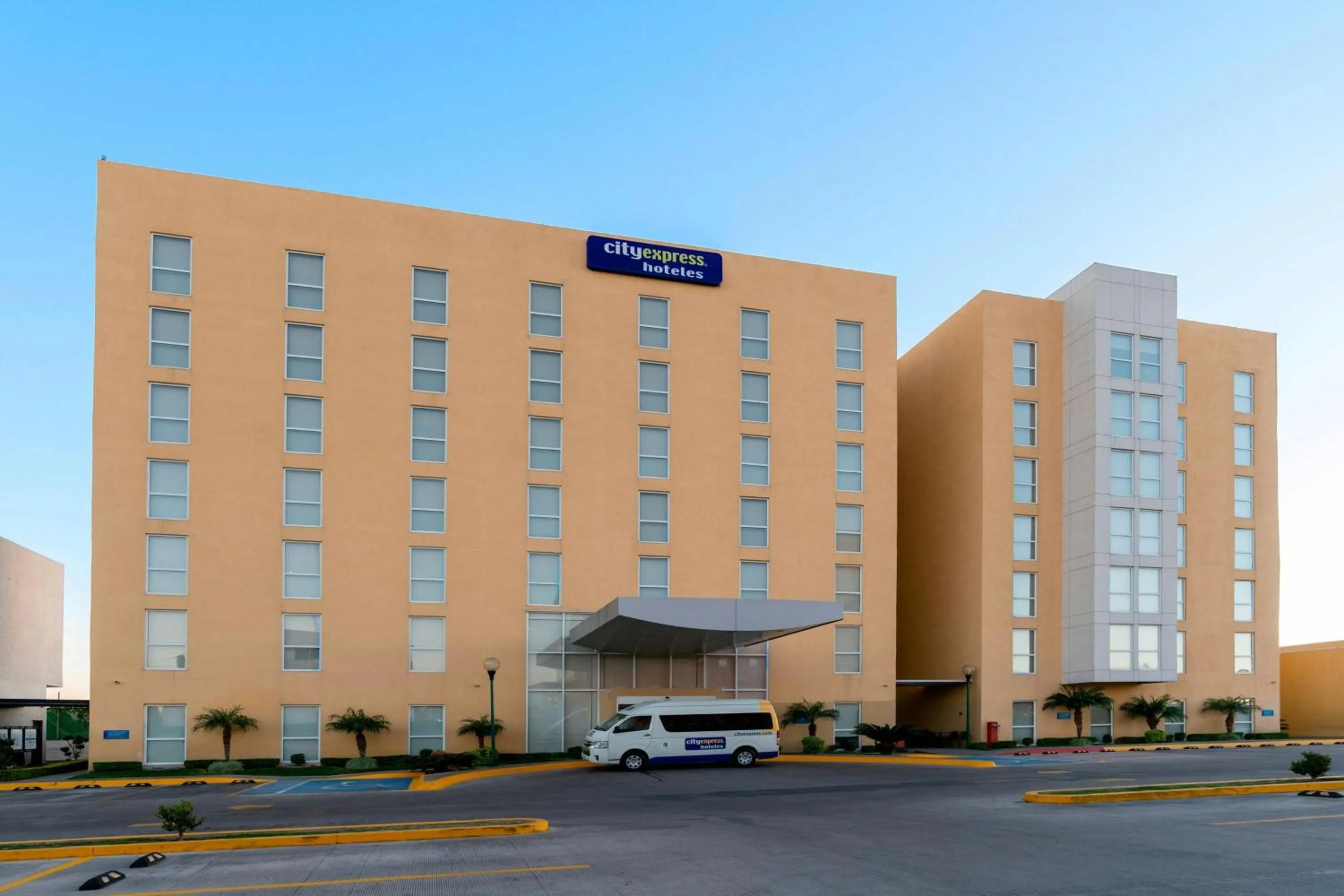 Property building in City Express by Marriott Aguascalientes Sur