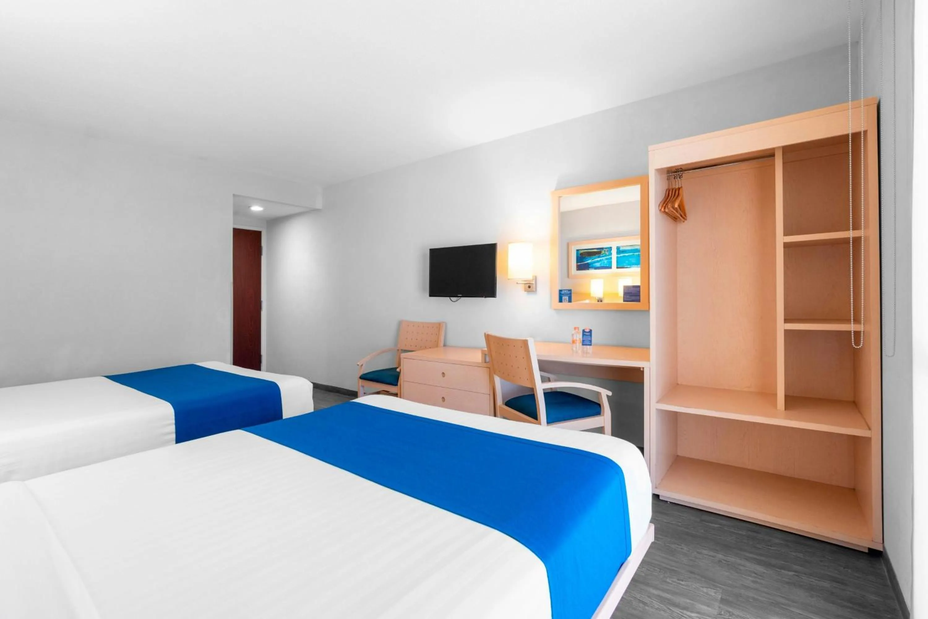 Photo of the whole room, Bed in City Express by Marriott Aguascalientes Sur