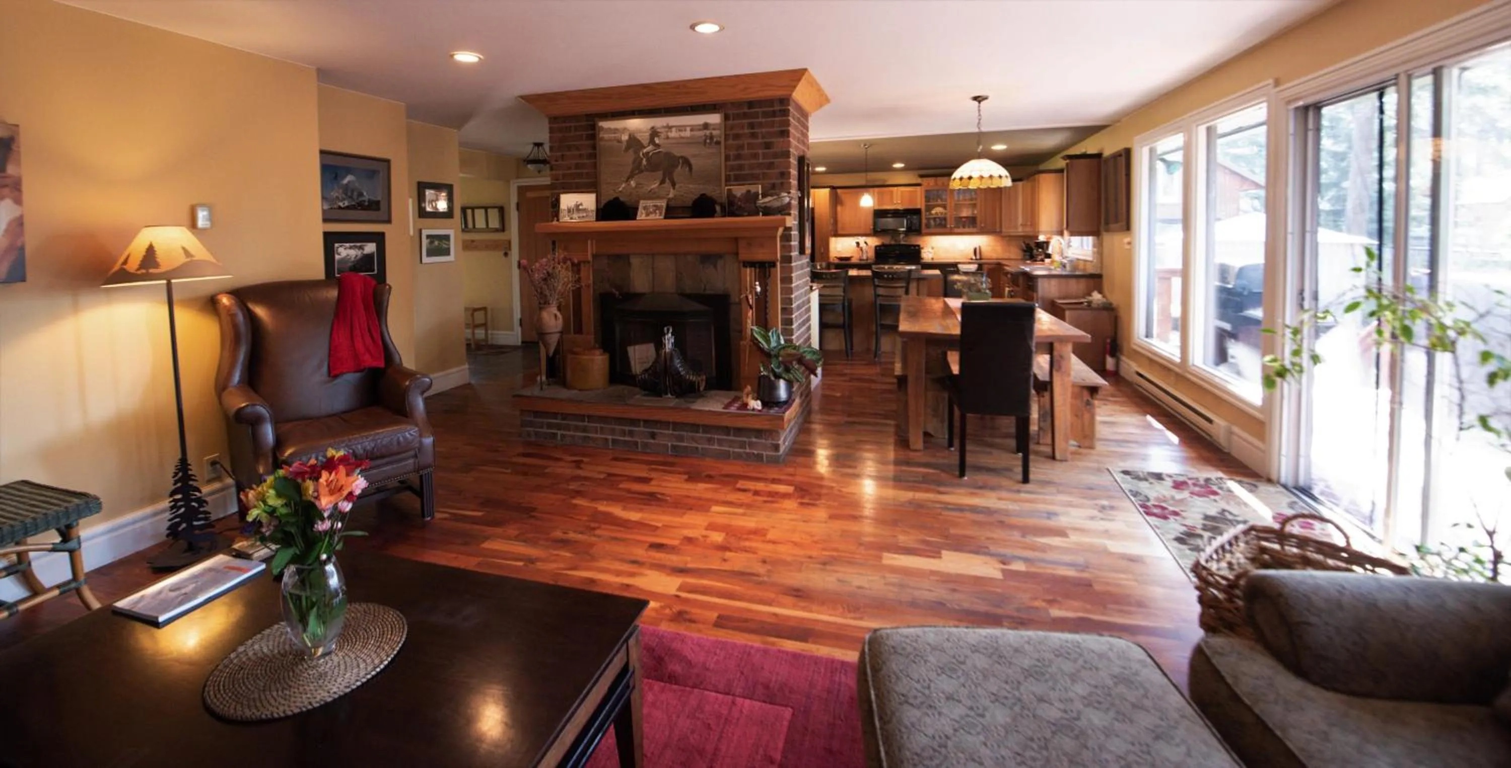 Dining area in Auberge Kicking Horse Guest House