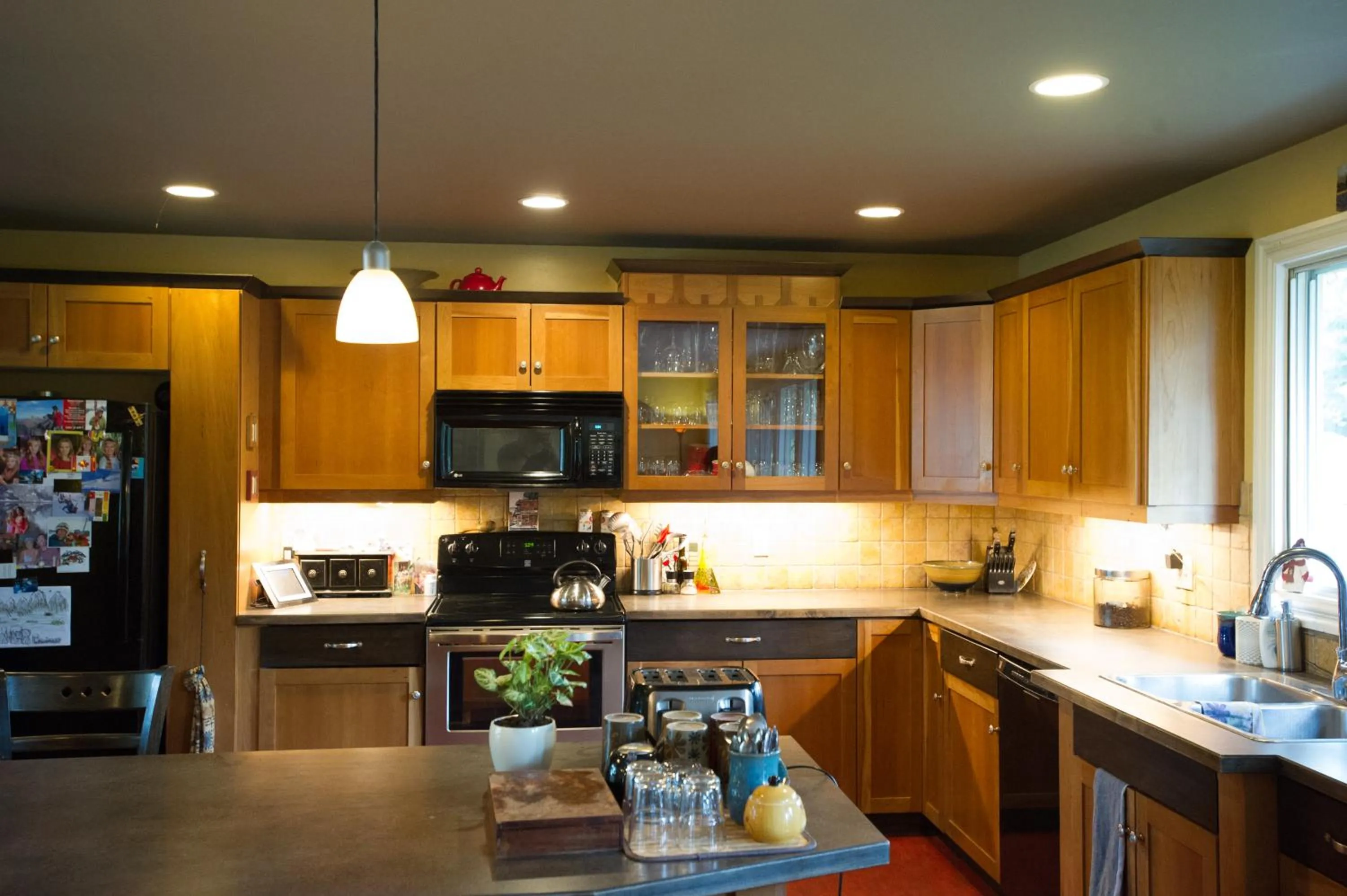 Kitchen or kitchenette in Auberge Kicking Horse Guest House