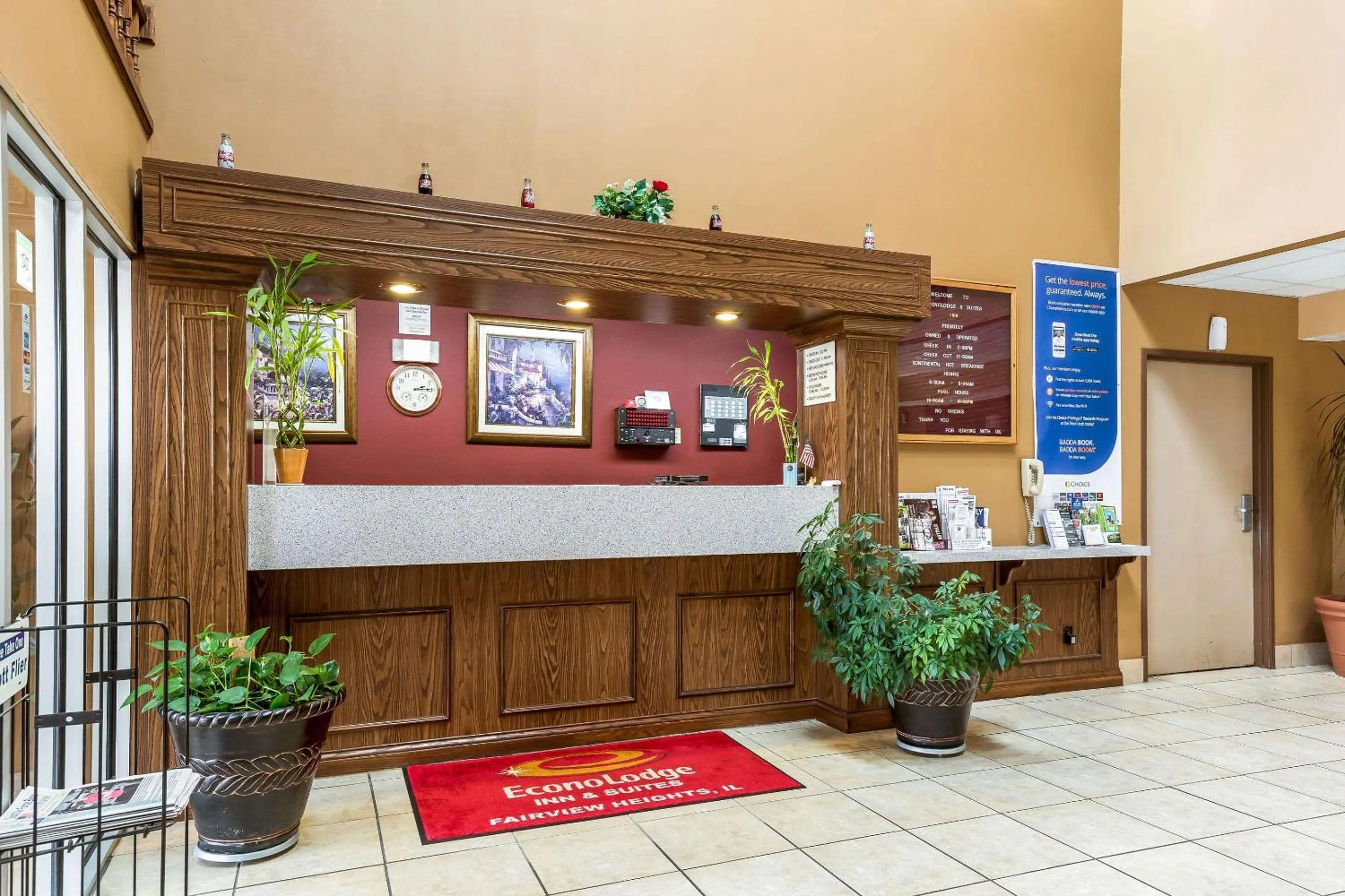 Lobby or reception in Econo Lodge Inn & Suites Fairview Heights St Louis