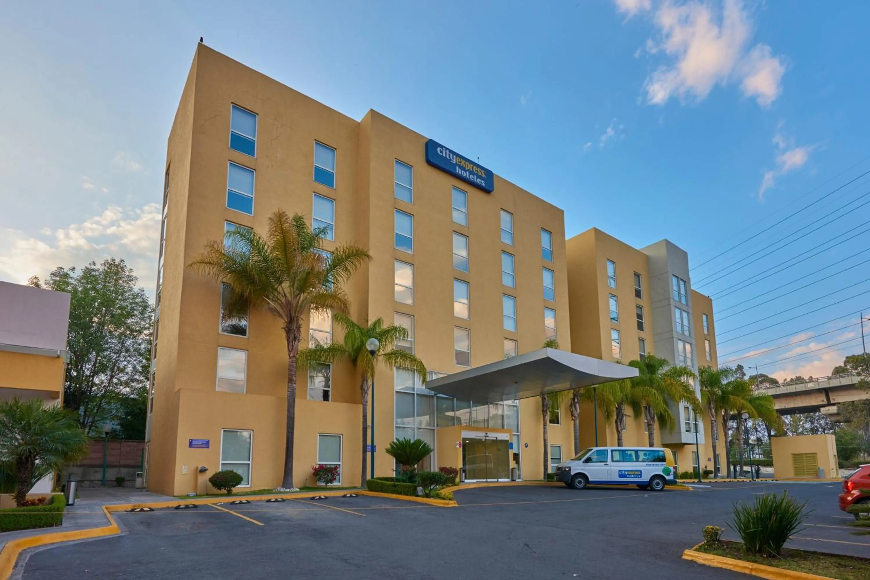Property building in City Express by Marriott Puebla FINSA