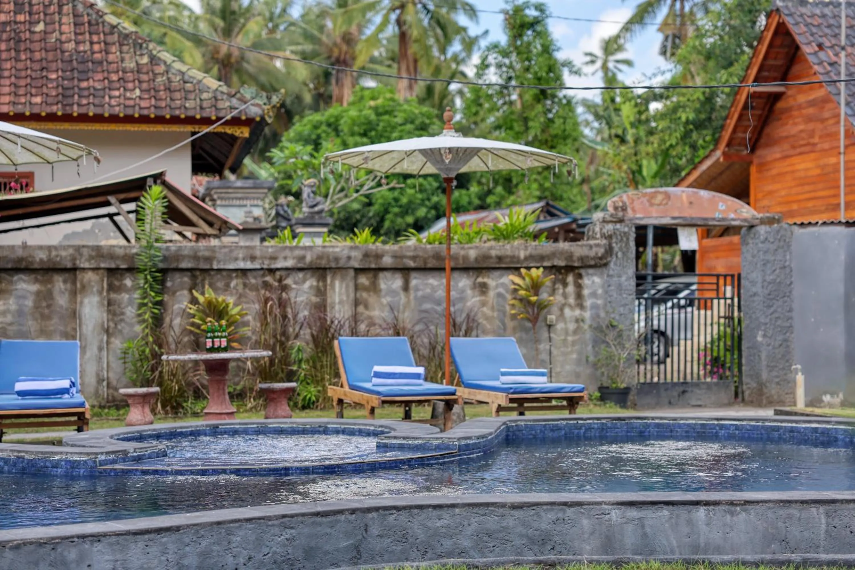 Swimming pool in Adi Bungalow Nusa Penida