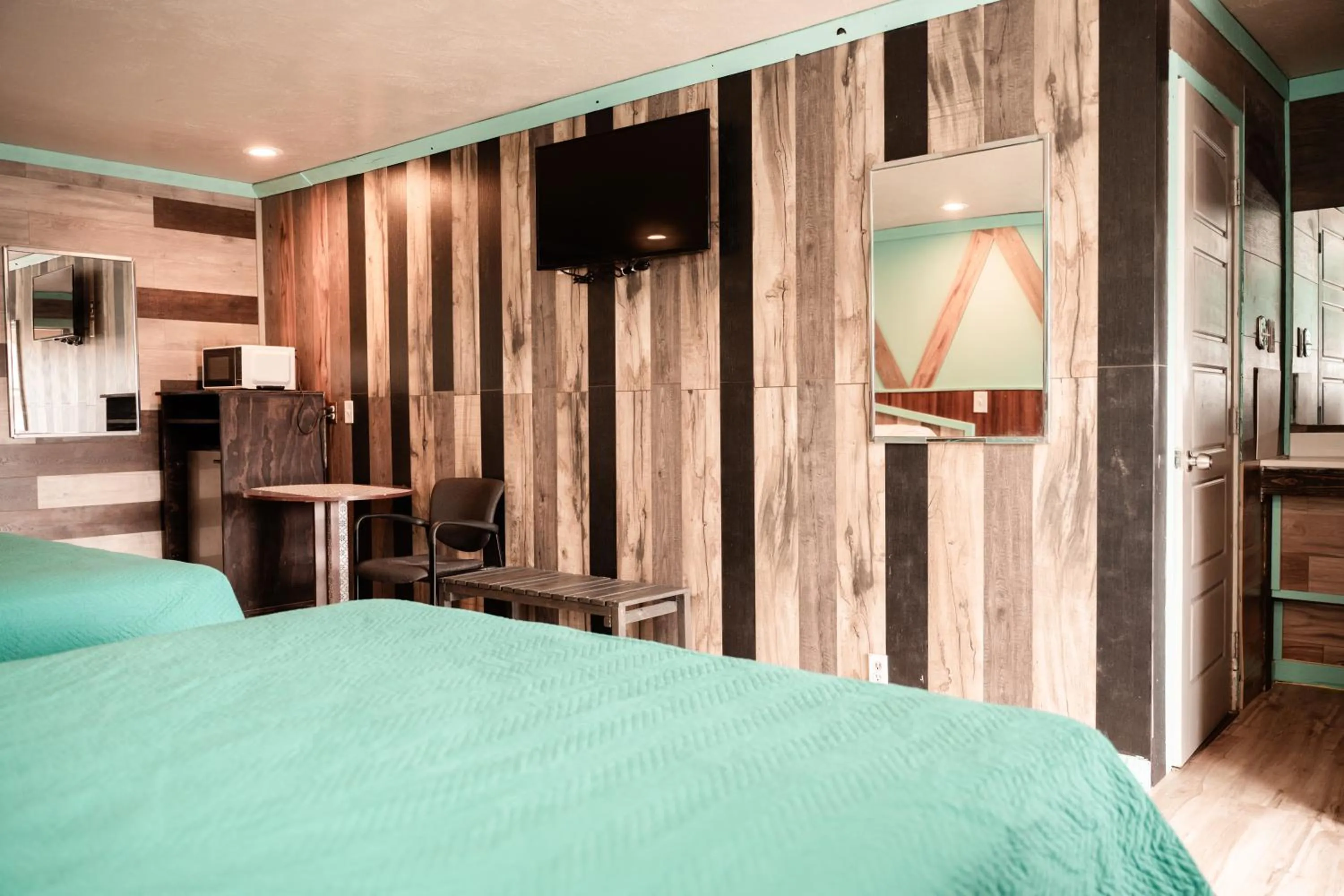 Bed in Provo Inn & Suites