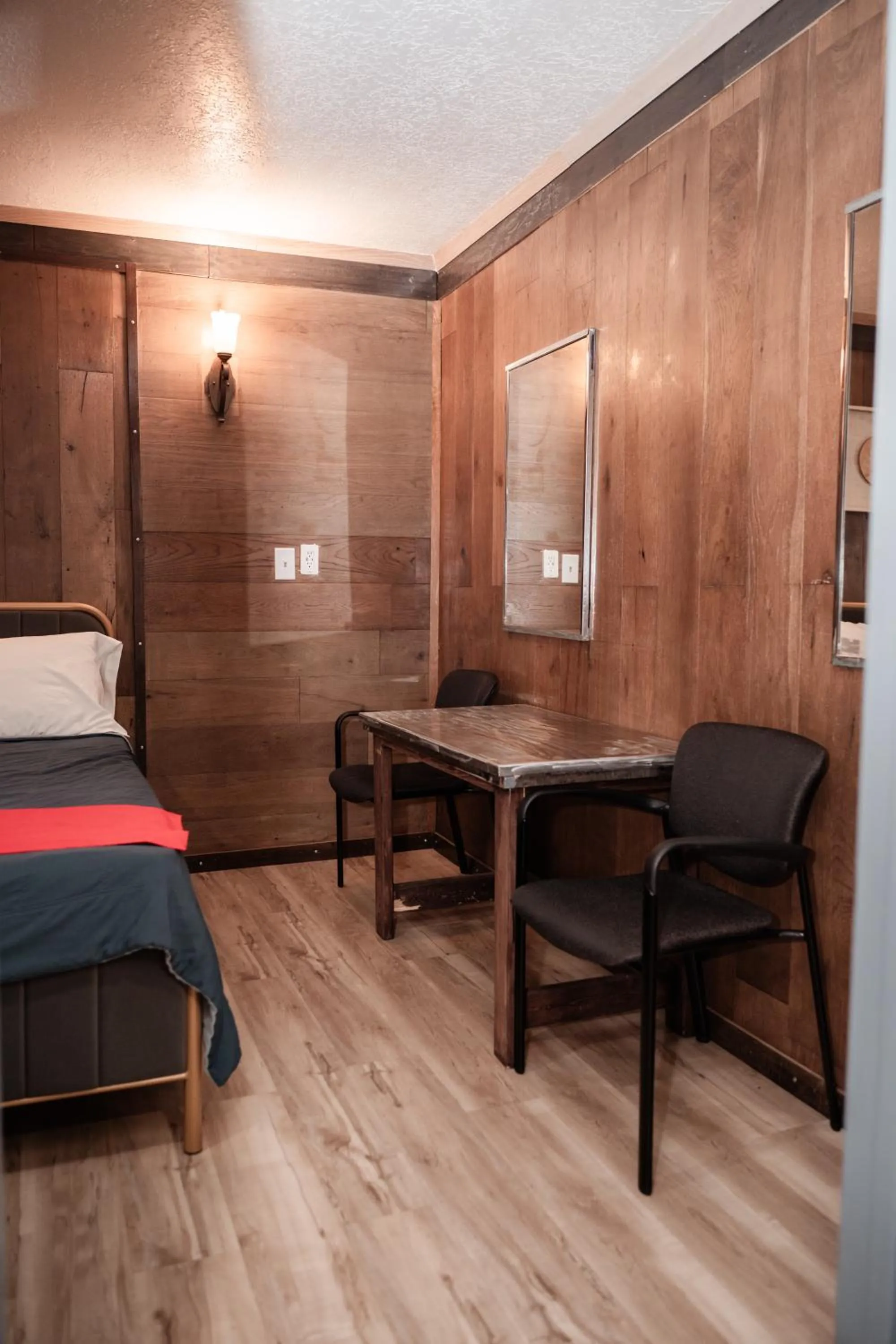 Bed in Provo Inn & Suites