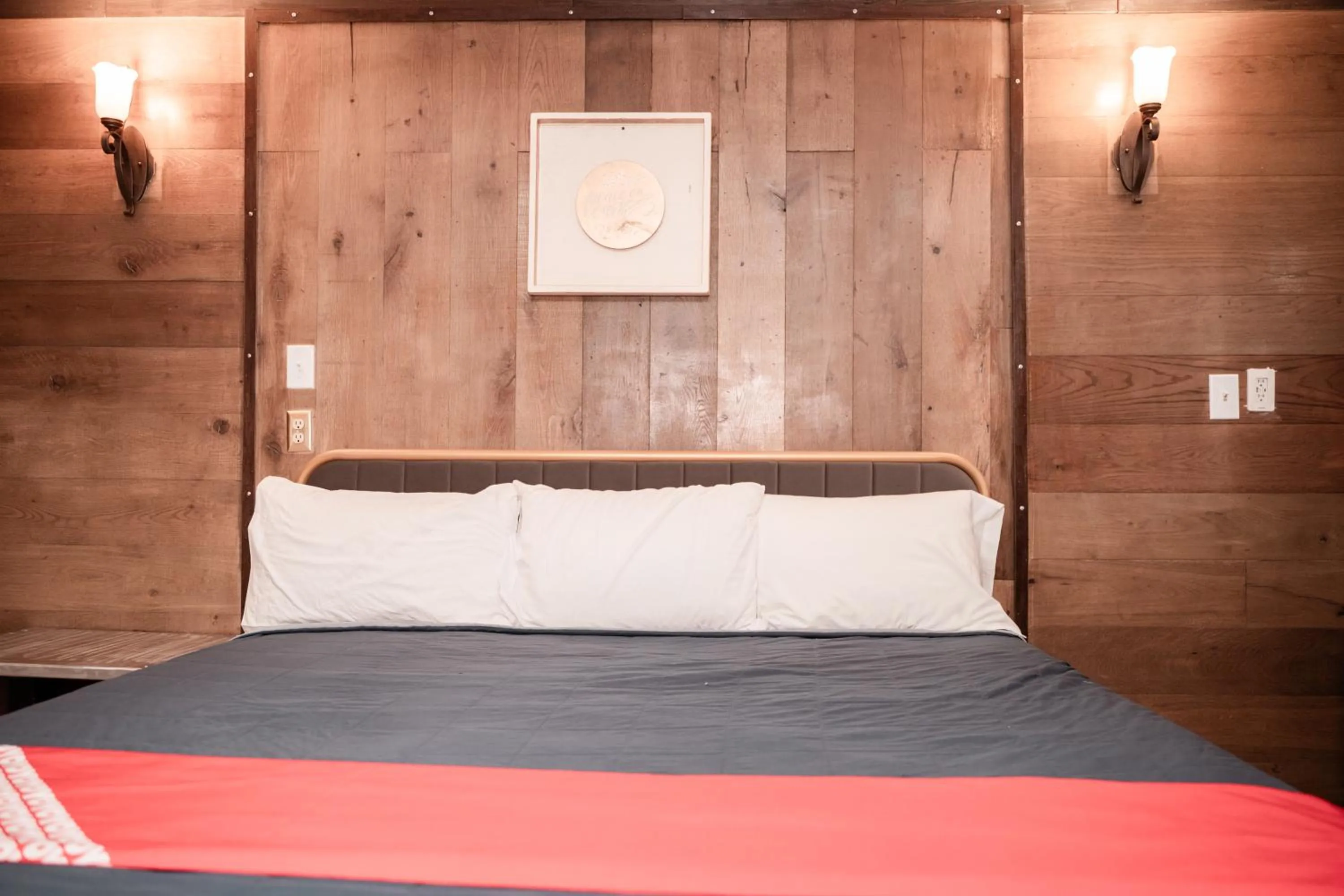 Bed in Provo Inn & Suites