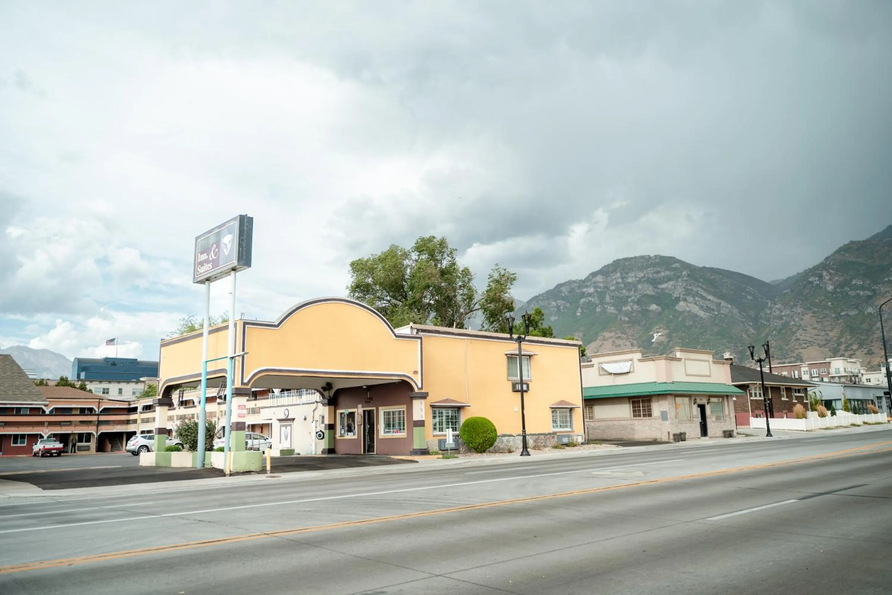 Property building in Provo Inn & Suites