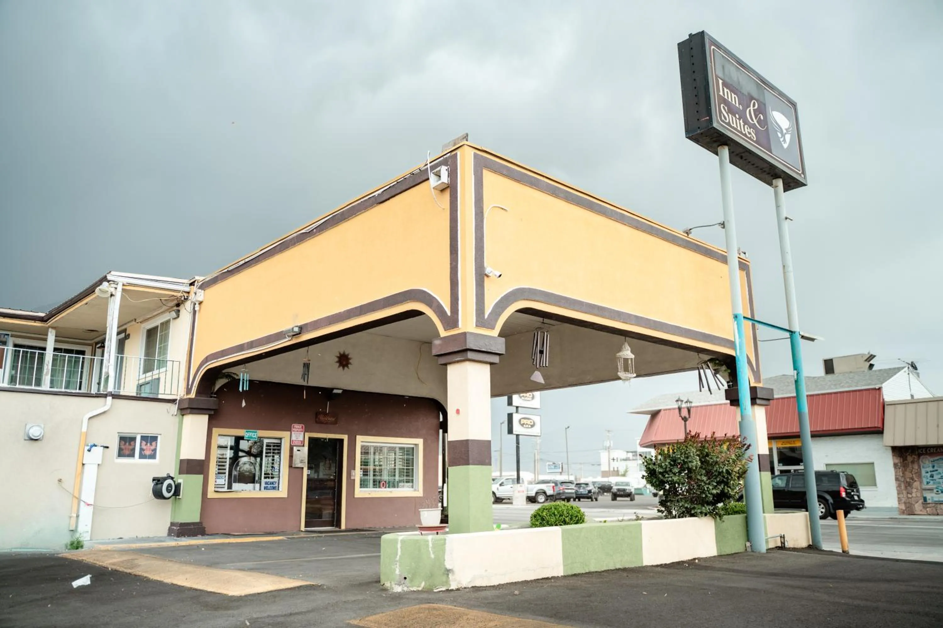 Property building in Provo Inn & Suites