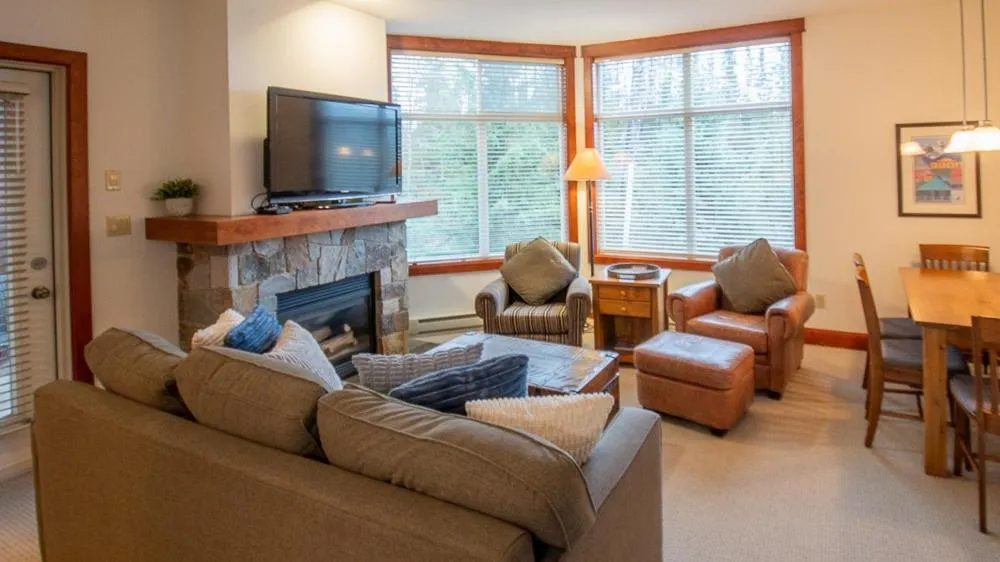 Timberline Lodges by Fernie Lodging Co