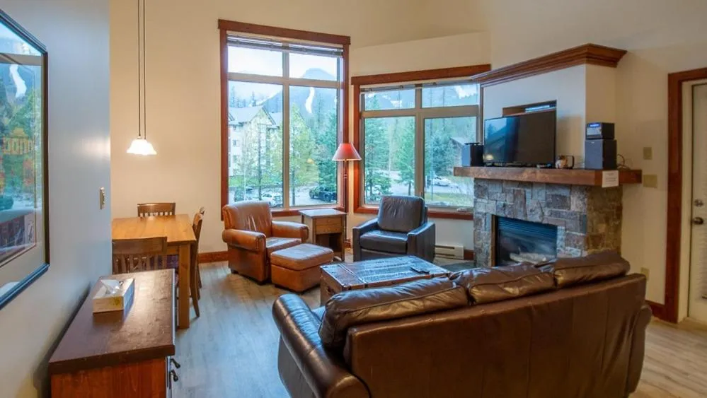 Timberline Lodges by Fernie Lodging Co