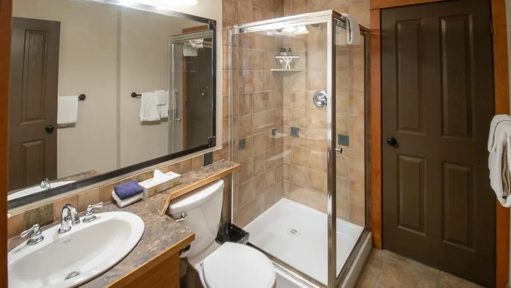 Timberline Lodges by Fernie Lodging Co