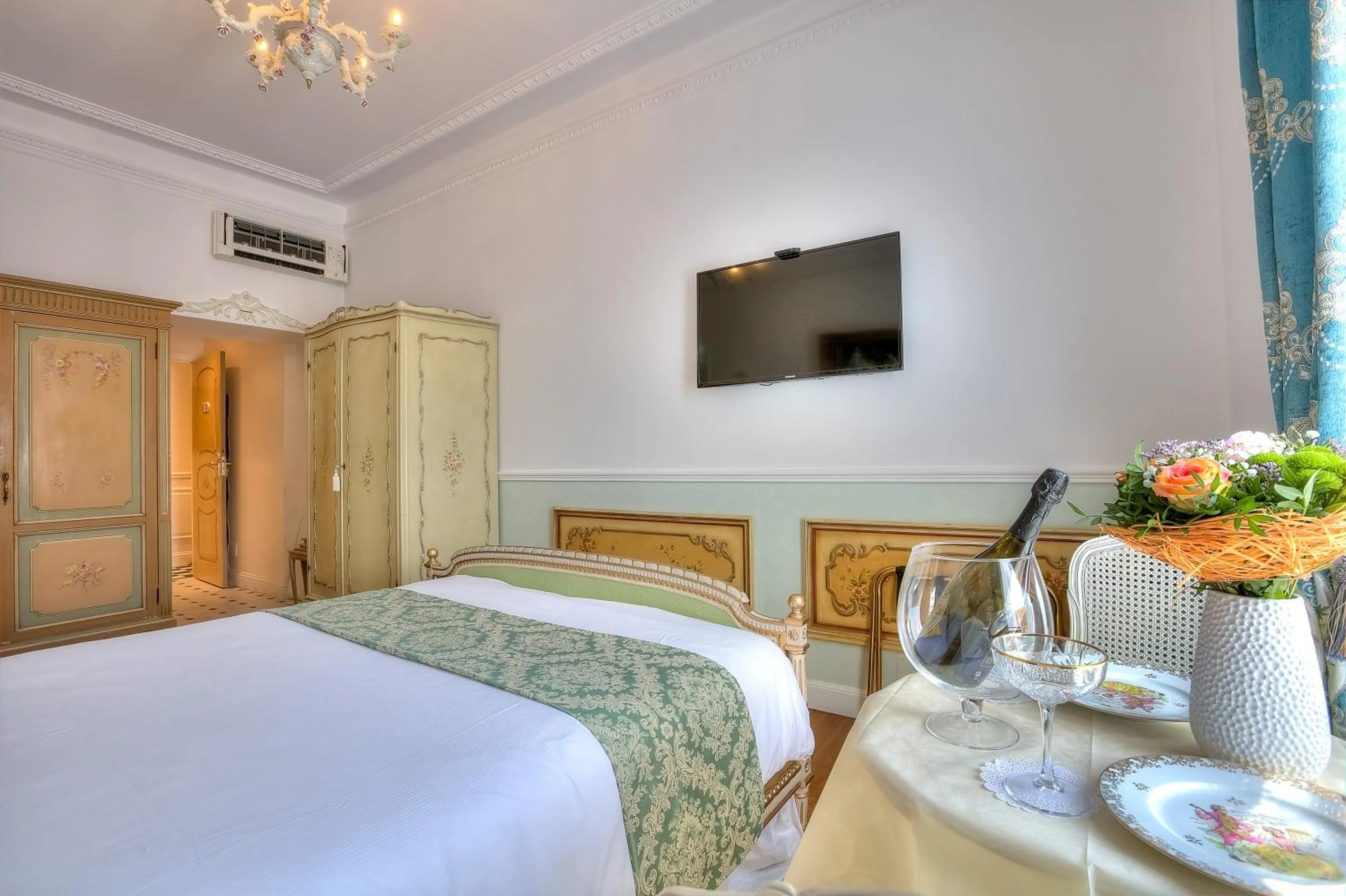 ABA LUXURY B E B Nice