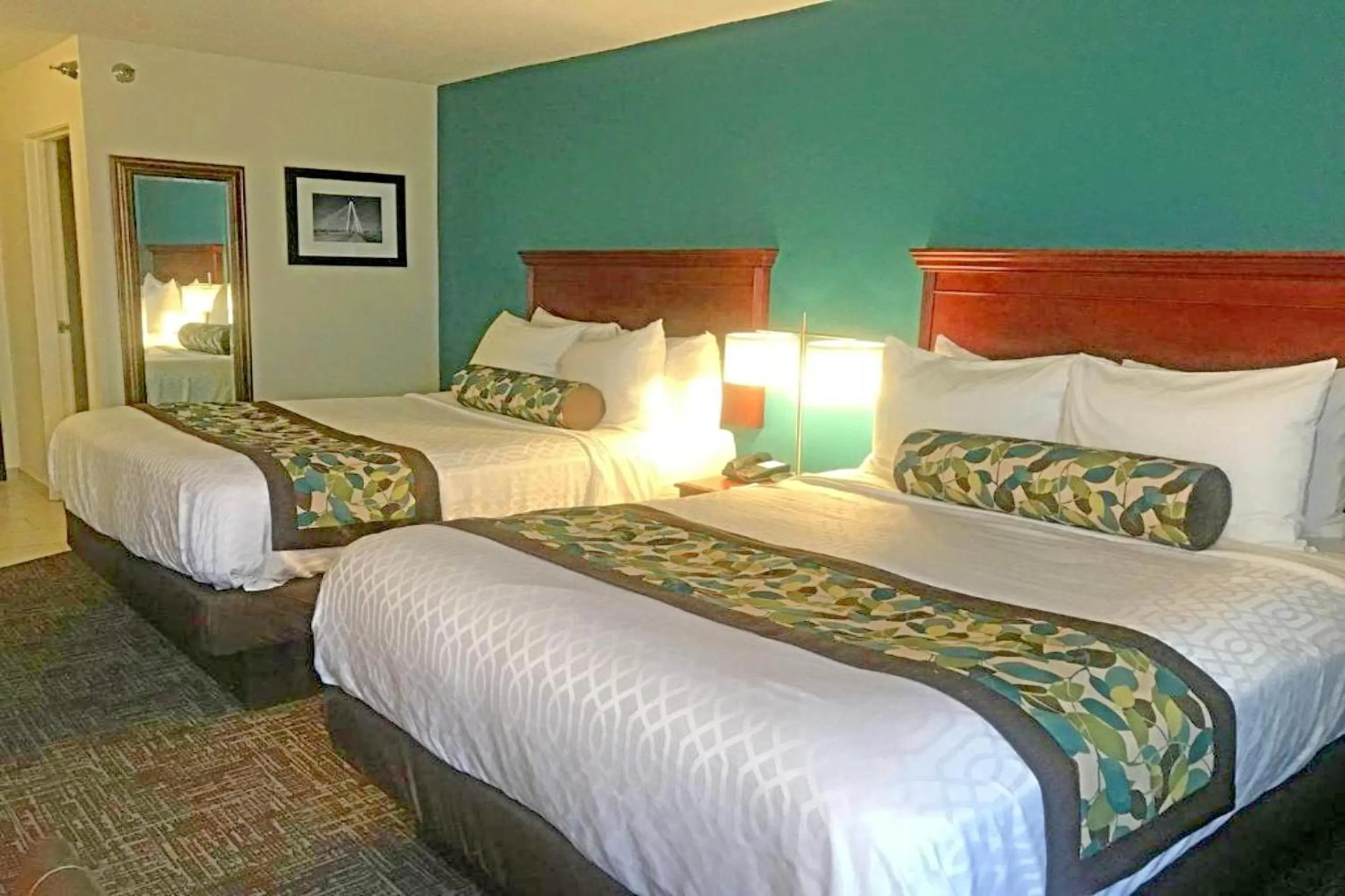 Bed in Rodeway Inn & Suites