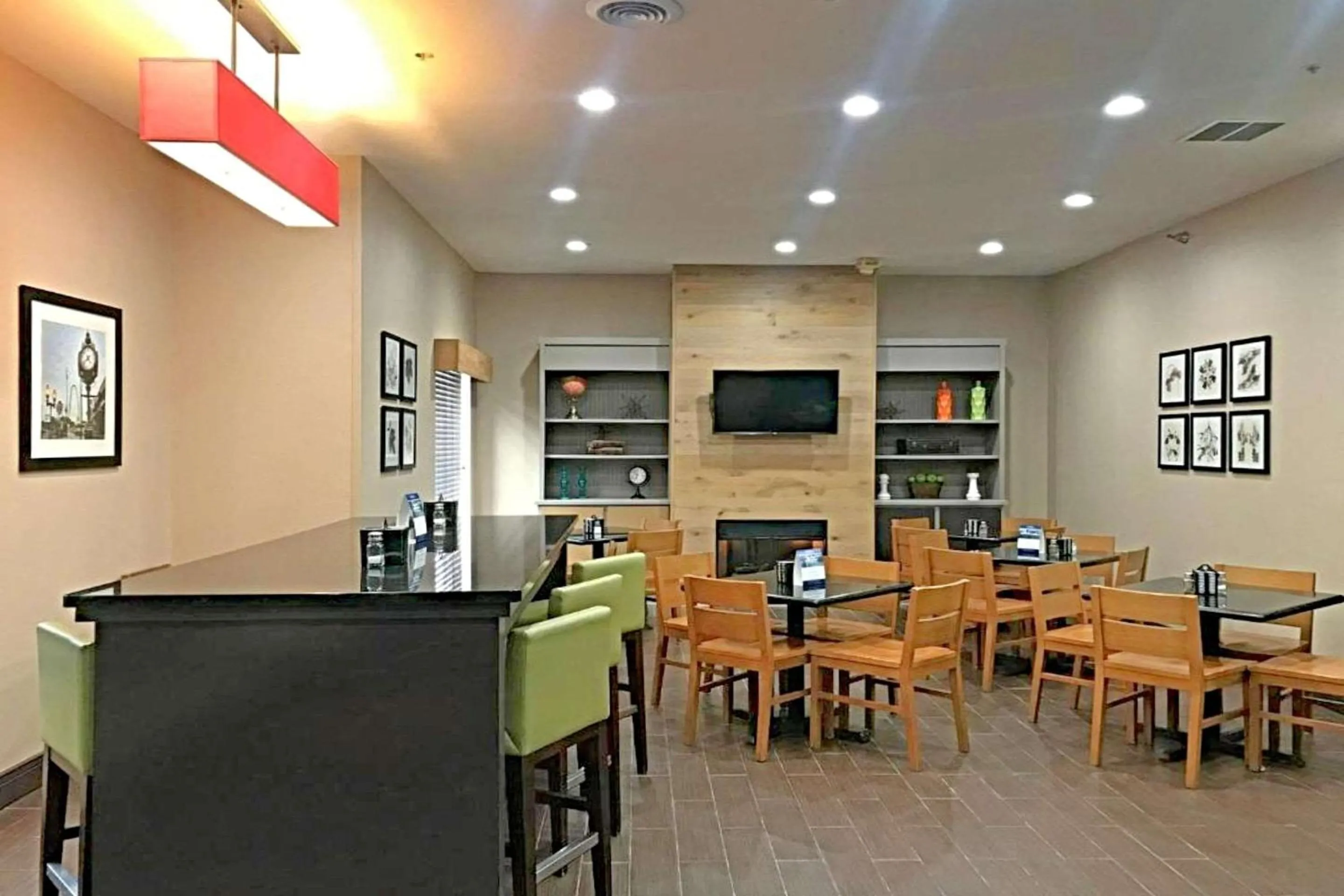 Breakfast in Rodeway Inn & Suites