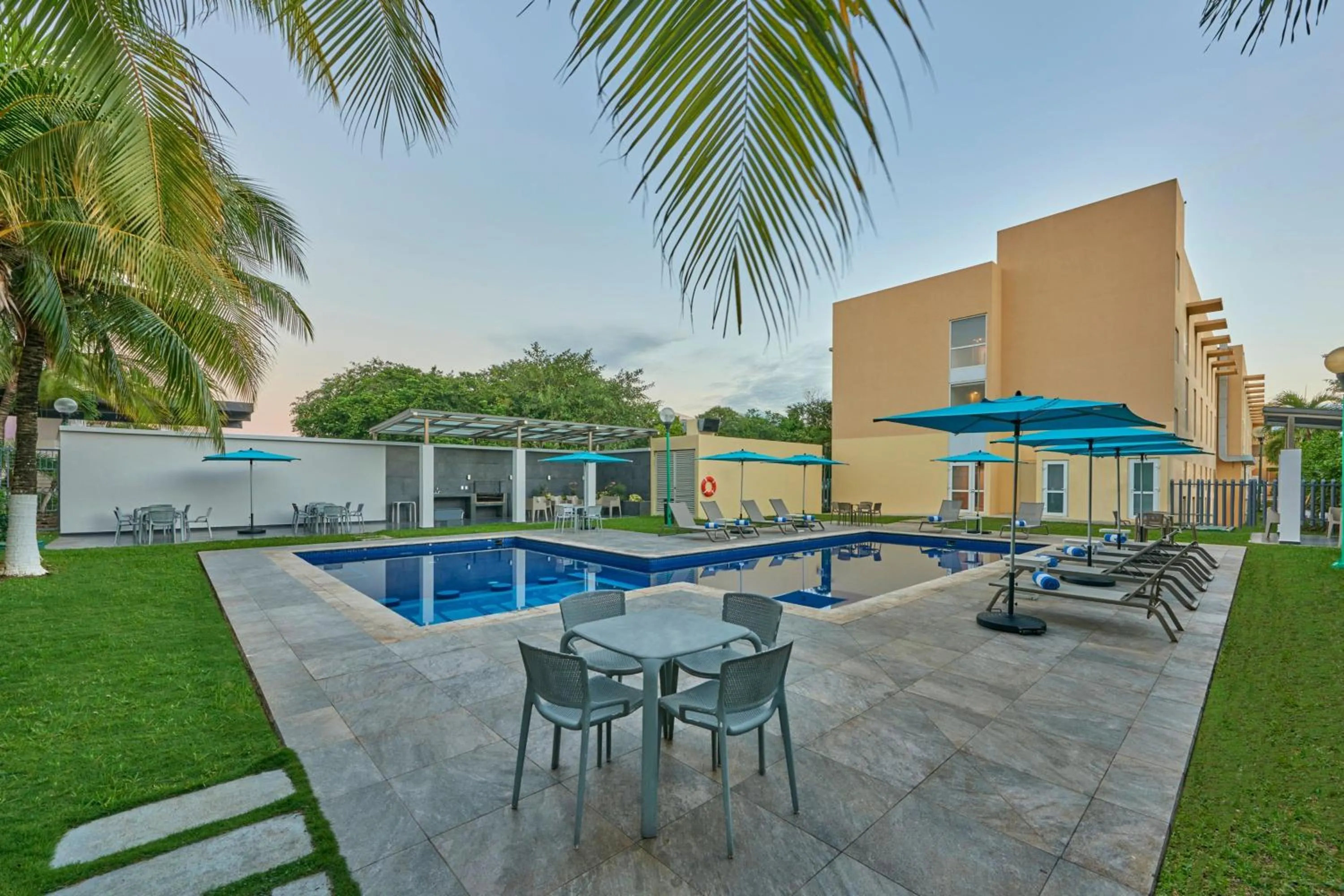 Swimming pool in City Express by Marriott Playa del Carmen