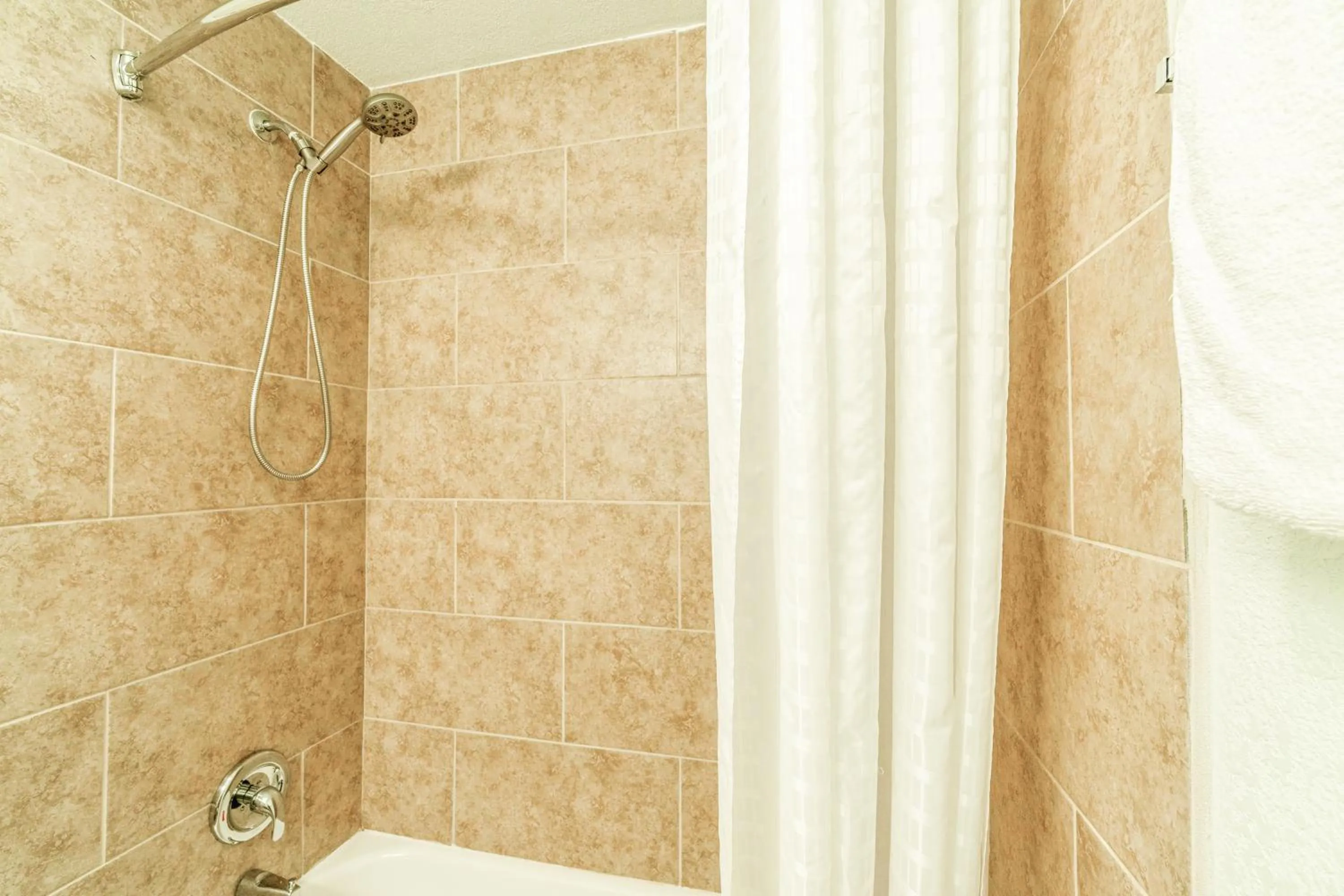 Bathroom in Hotel O Longhorn Boise City OK